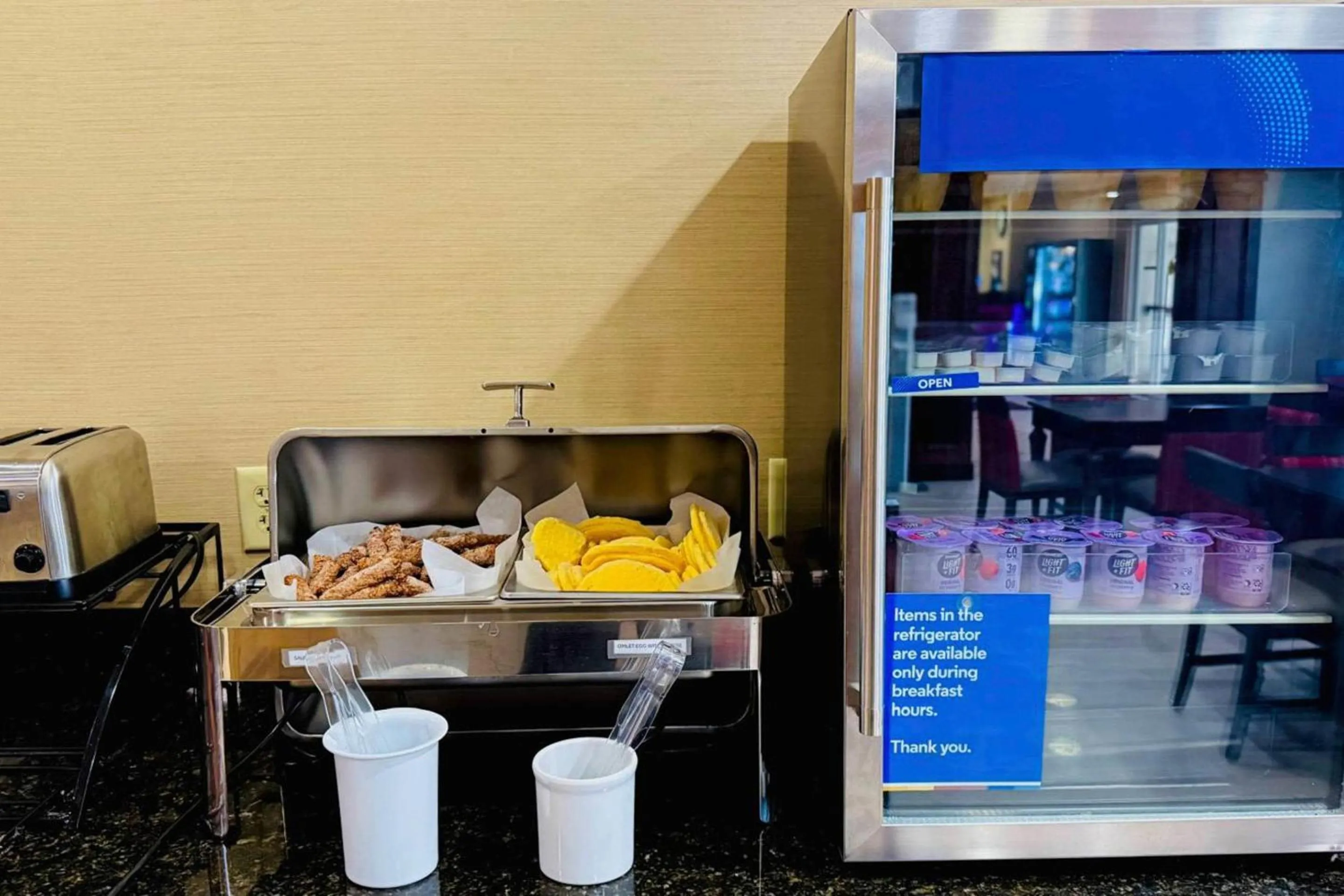 Breakfast in Comfort Inn & Suites Scarborough-Portland