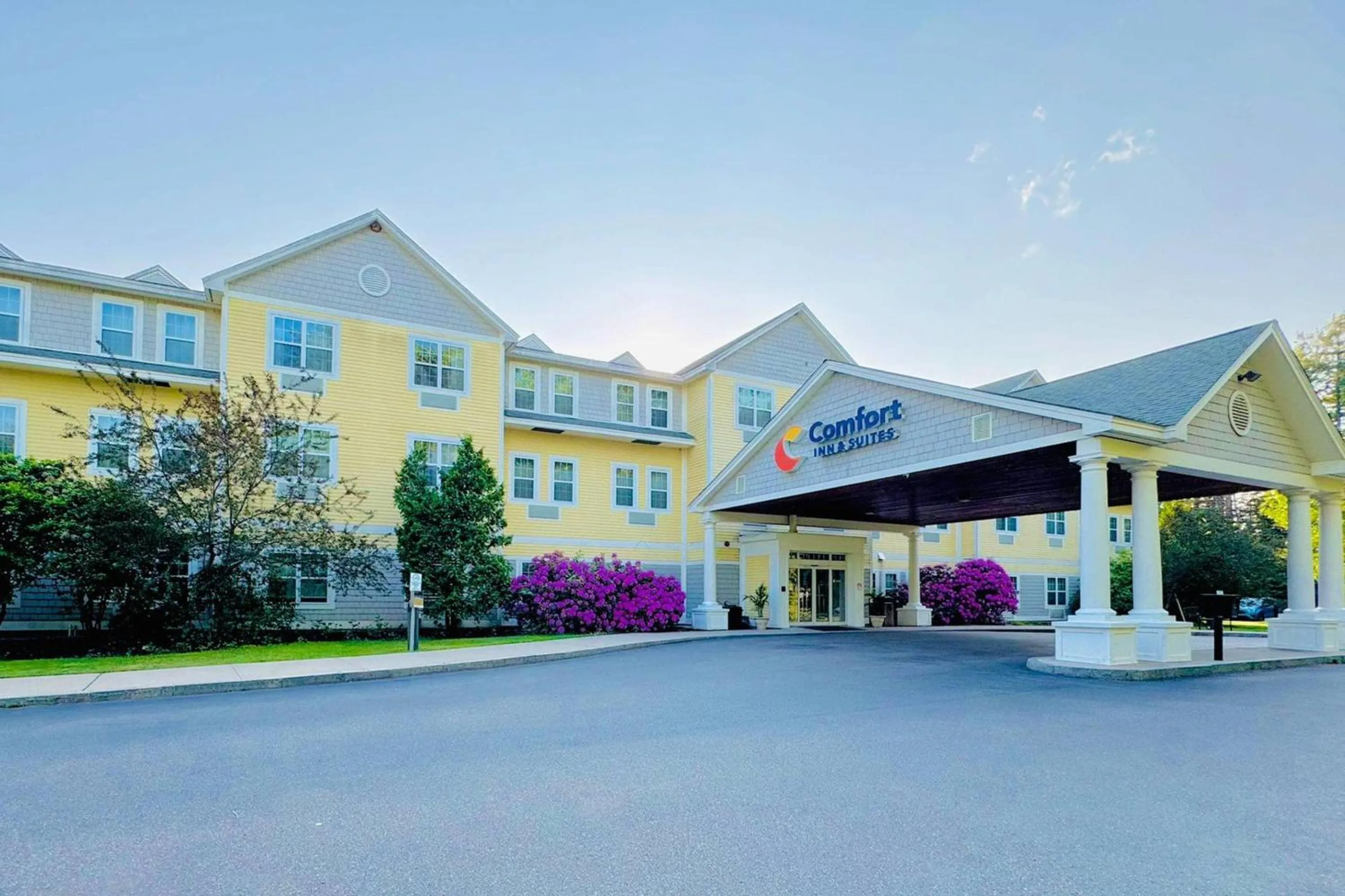 Property building in Comfort Inn & Suites Scarborough-Portland