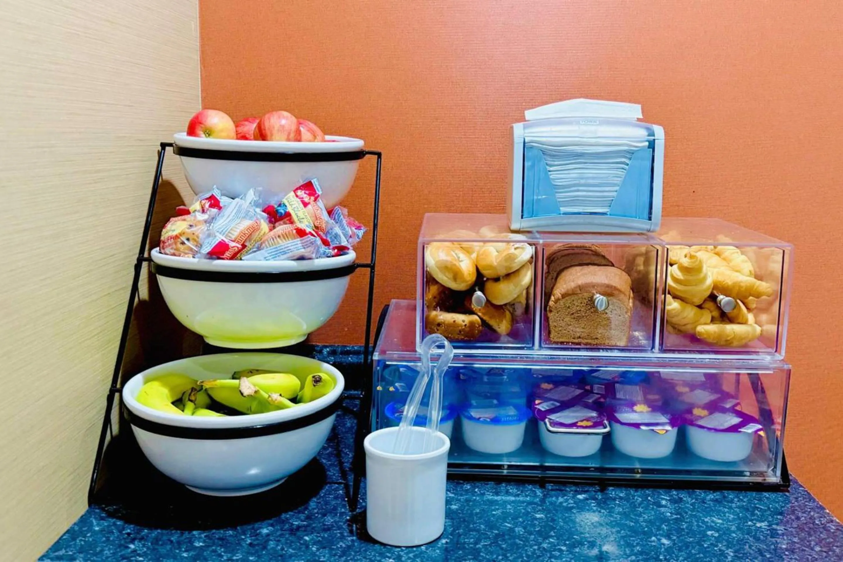 Breakfast in Comfort Inn & Suites Scarborough-Portland