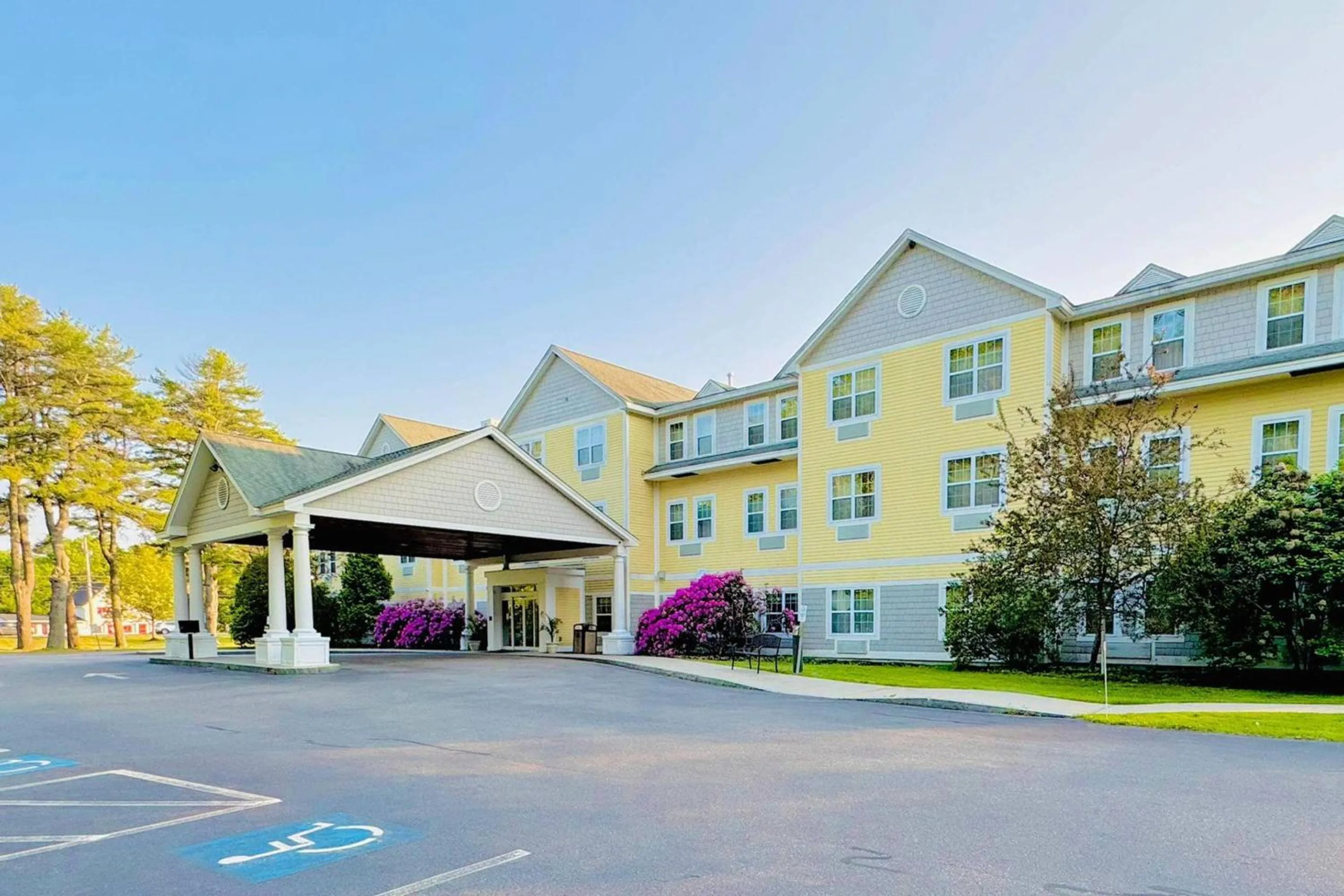 Property building in Comfort Inn & Suites Scarborough-Portland