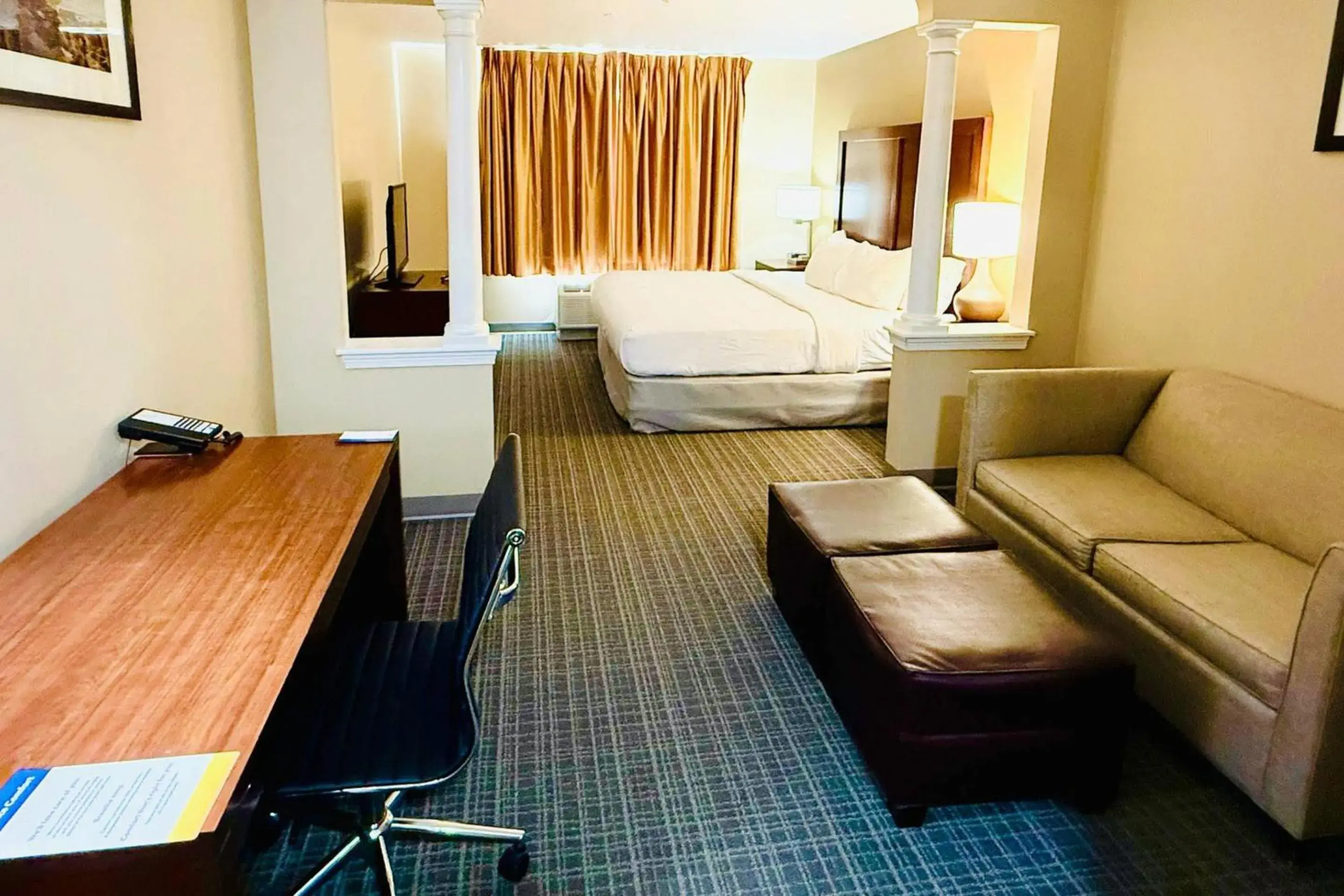 King Suite - Non-Smoking in Comfort Inn & Suites Scarborough-Portland King Suite - Non-Smoking in Comfort Inn & Suites Scarborough-Portland