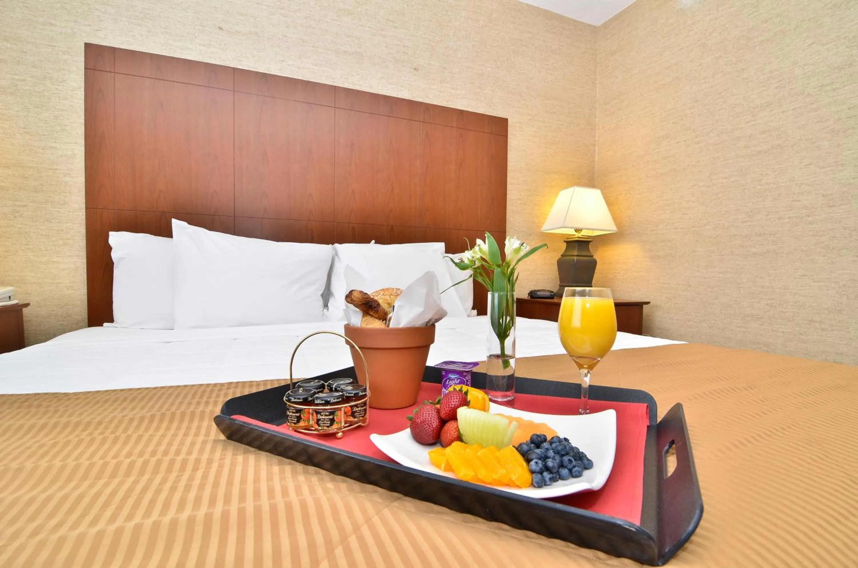 Bed in Clarion Hotel Portland Airport ME