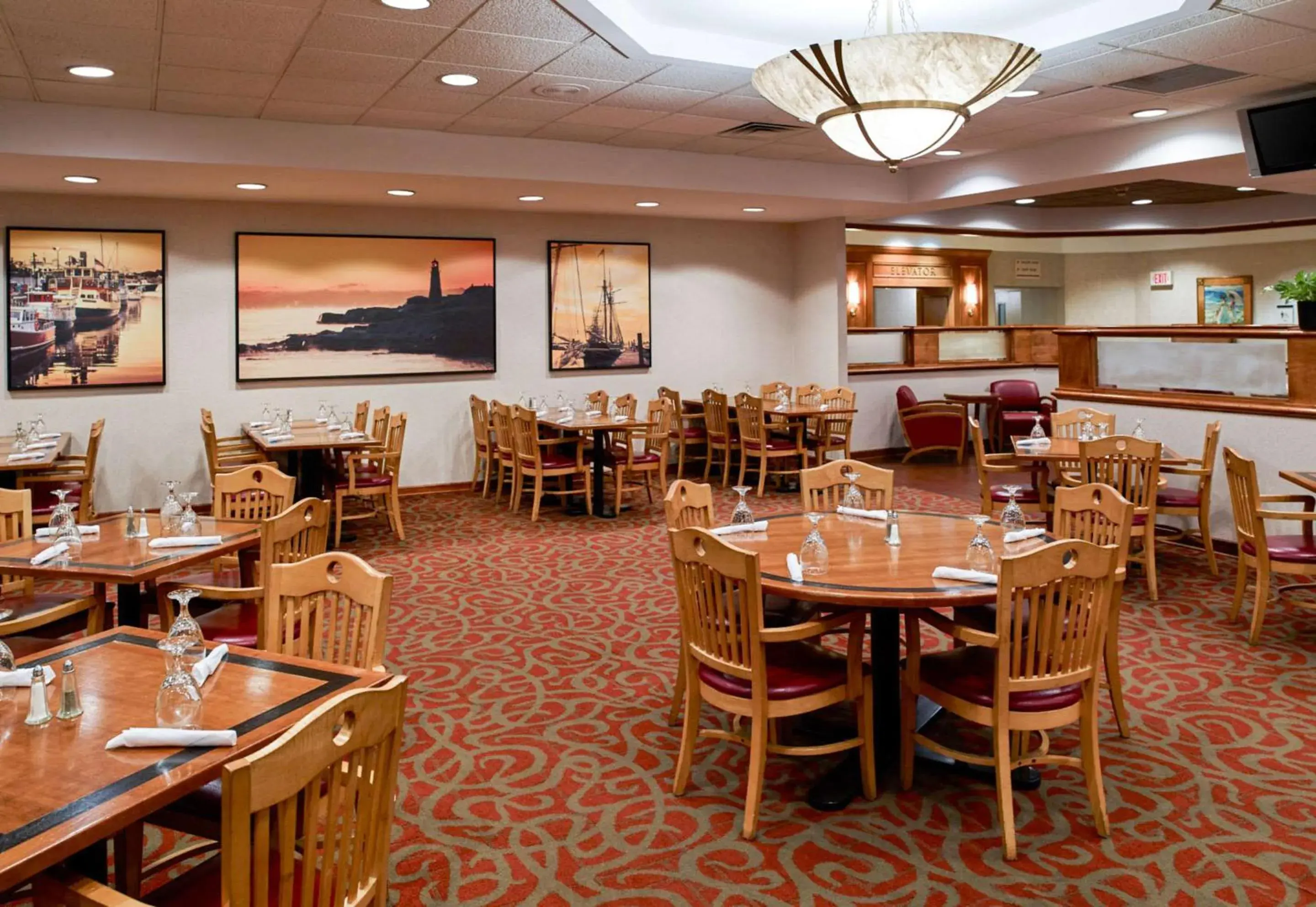 Restaurant/places to eat in Clarion Hotel Portland Airport ME Restaurant/places to eat in Clarion Hotel Portland Airport ME