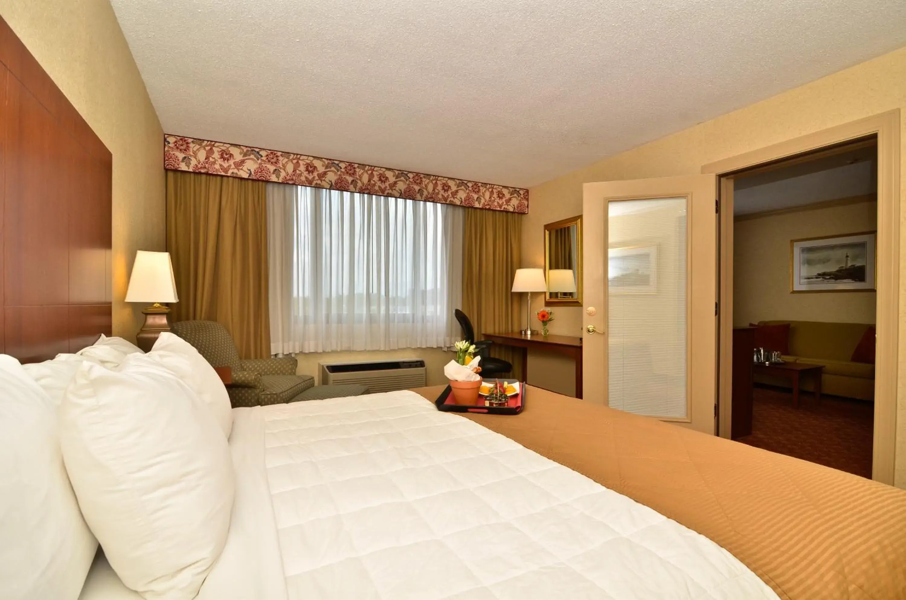 Bed in Clarion Hotel Portland Airport ME Bed in Clarion Hotel Portland Airport ME