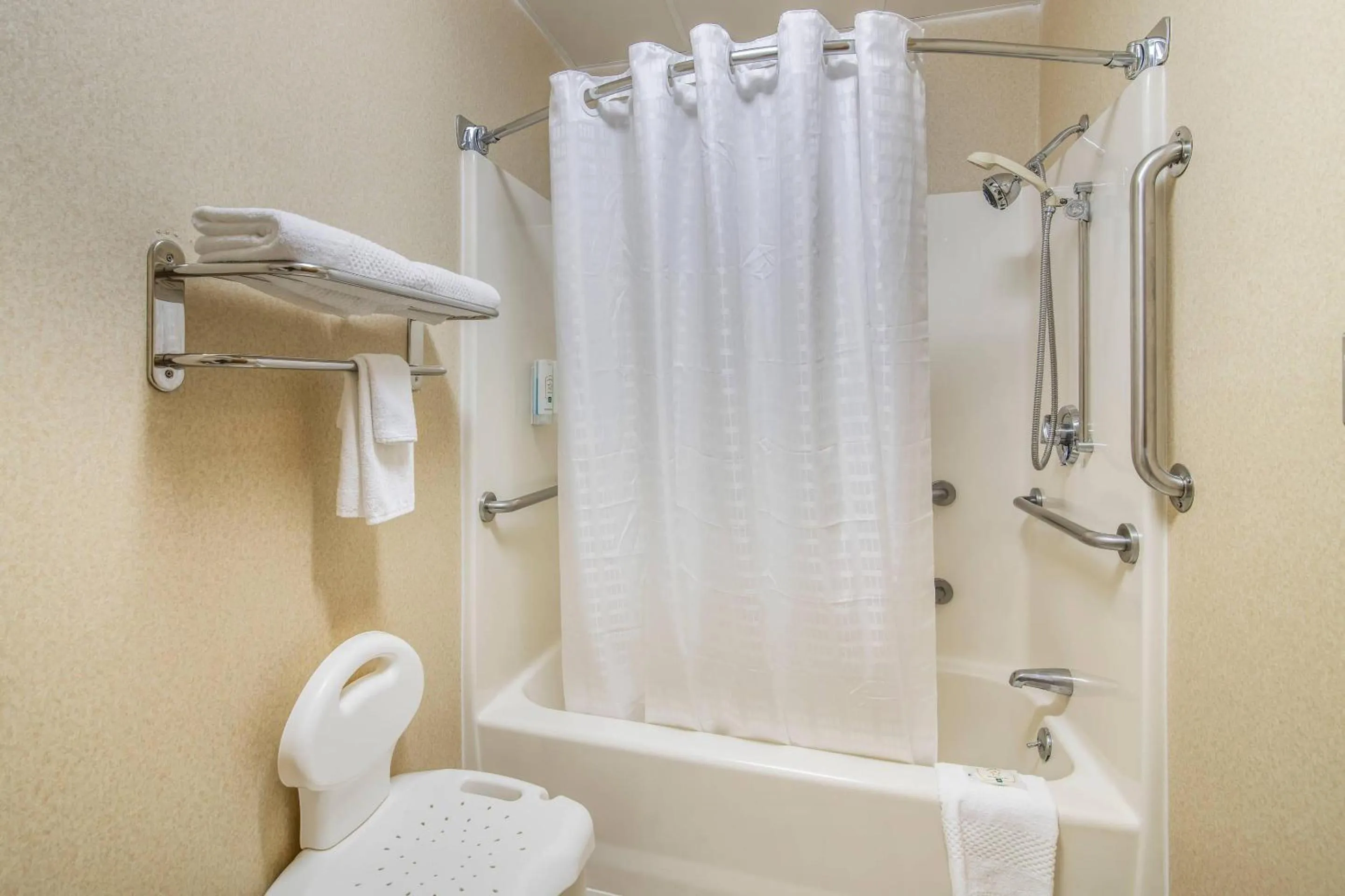 Bedroom in Quality Inn at Bangor Mall