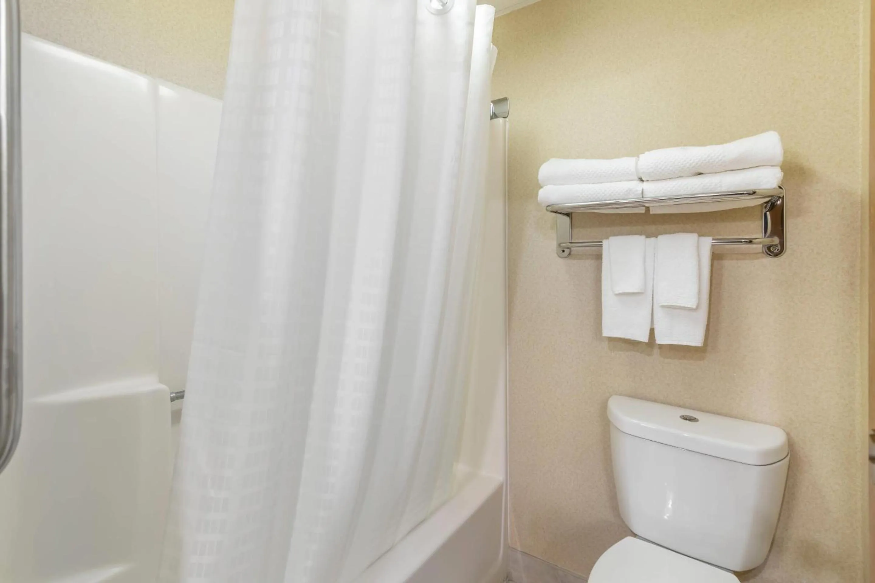 Bedroom in Quality Inn at Bangor Mall