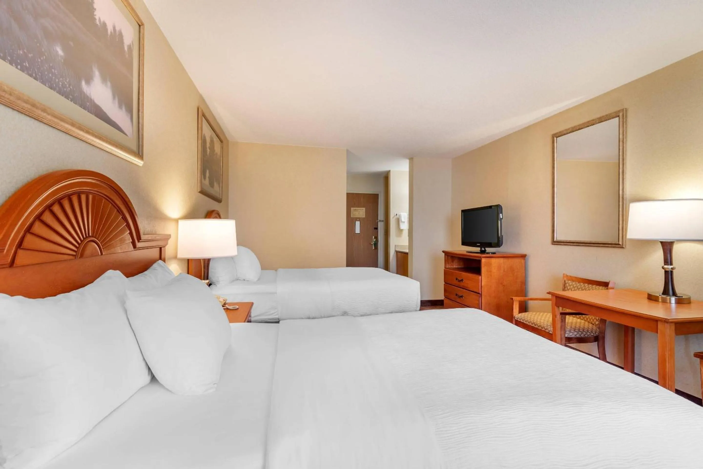 Bedroom, Bed in Quality Inn at Bangor Mall