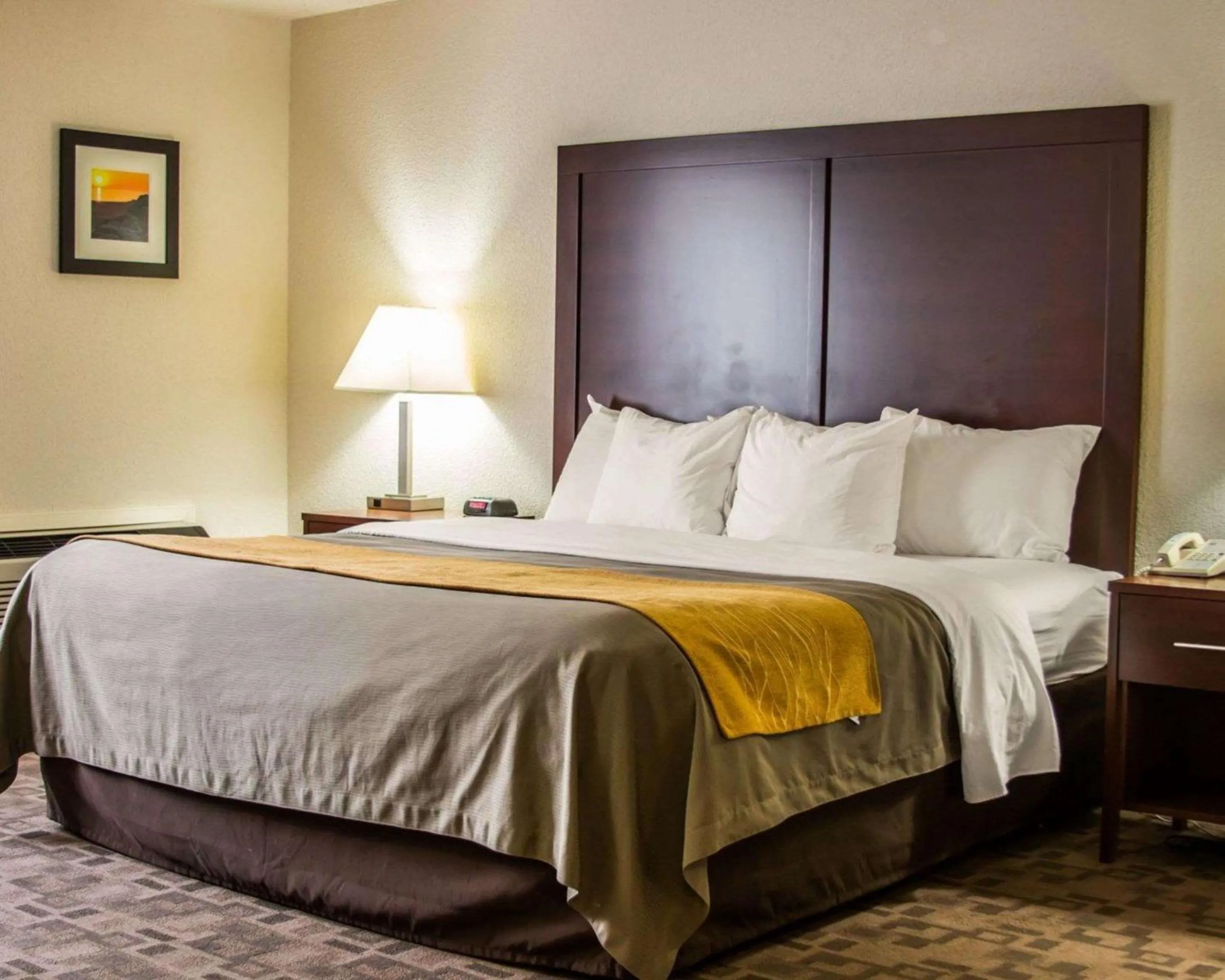 Photo of the whole room, Bed in Comfort Inn