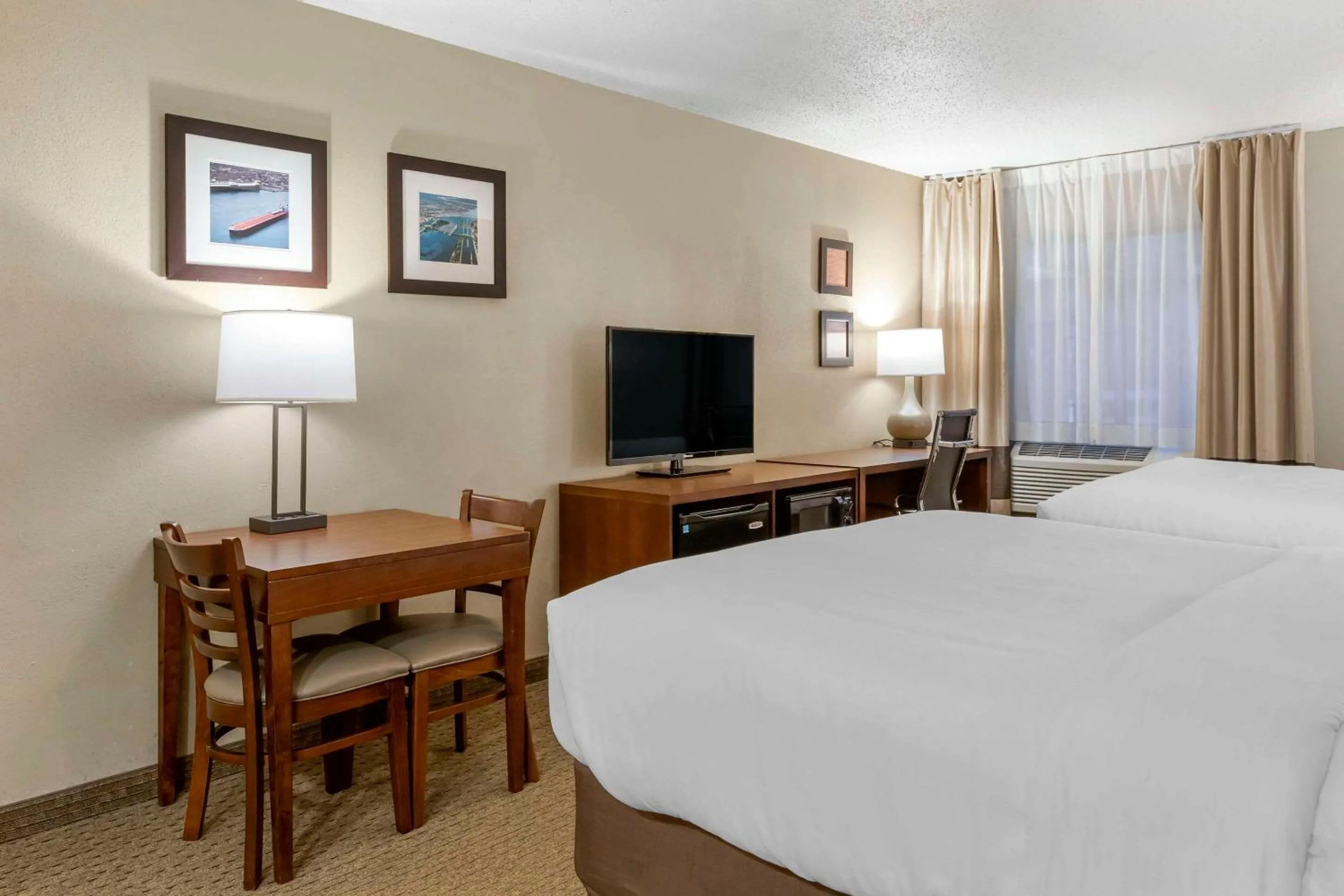 Bedroom, Bed in Comfort Inn