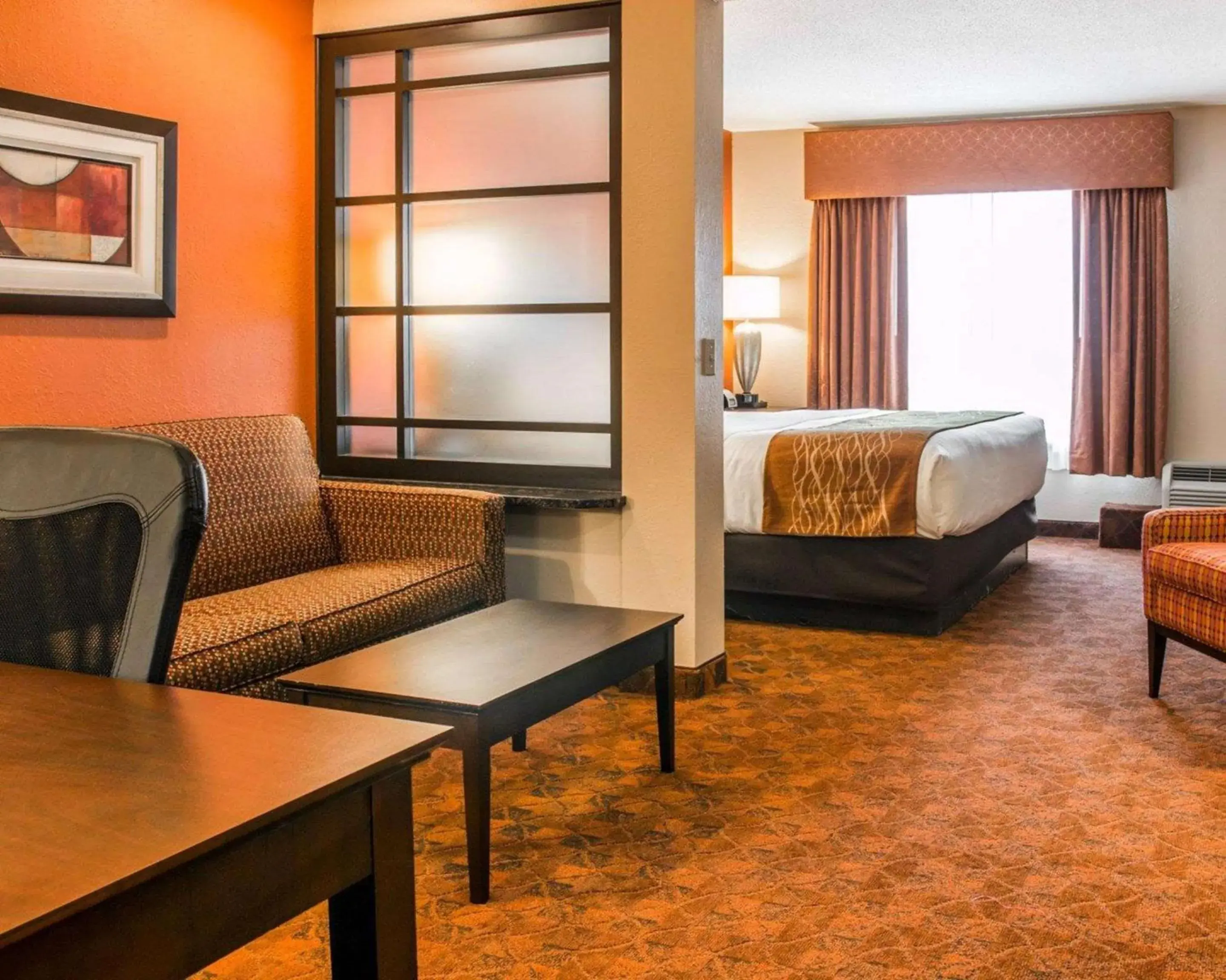 Bedroom, Bed in Comfort Inn & Suites and Conference Center Bedroom, Bed in Comfort Inn & Suites and Conference Center