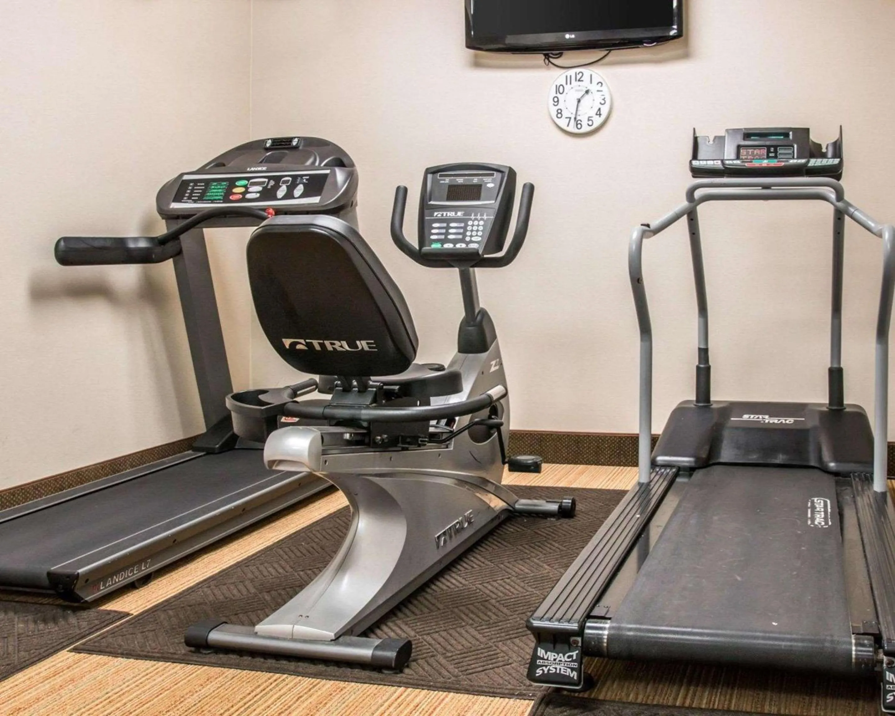 Fitness centre/facilities in Comfort Inn & Suites and Conference Center