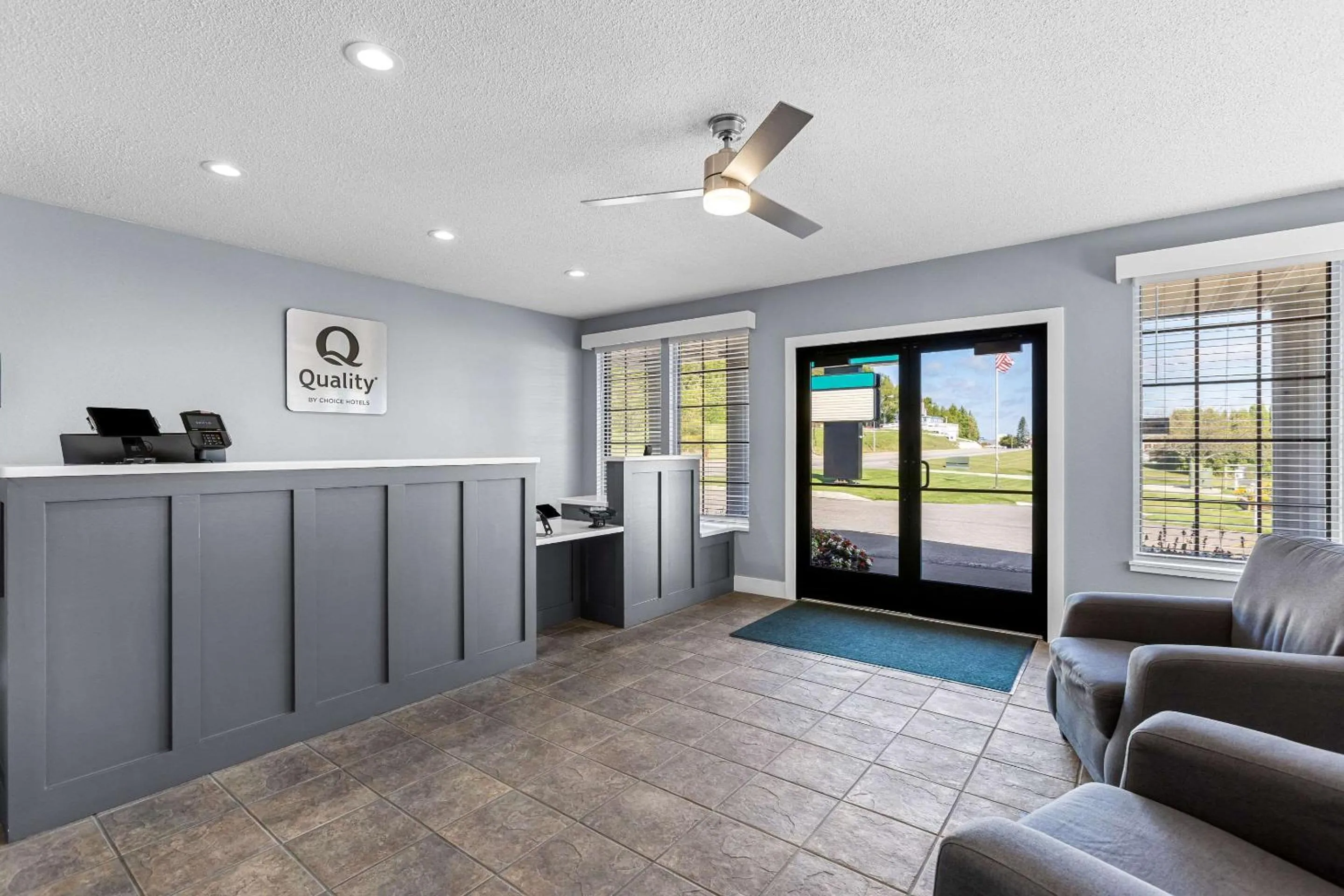 Lobby or reception in Quality Inn Lakefront