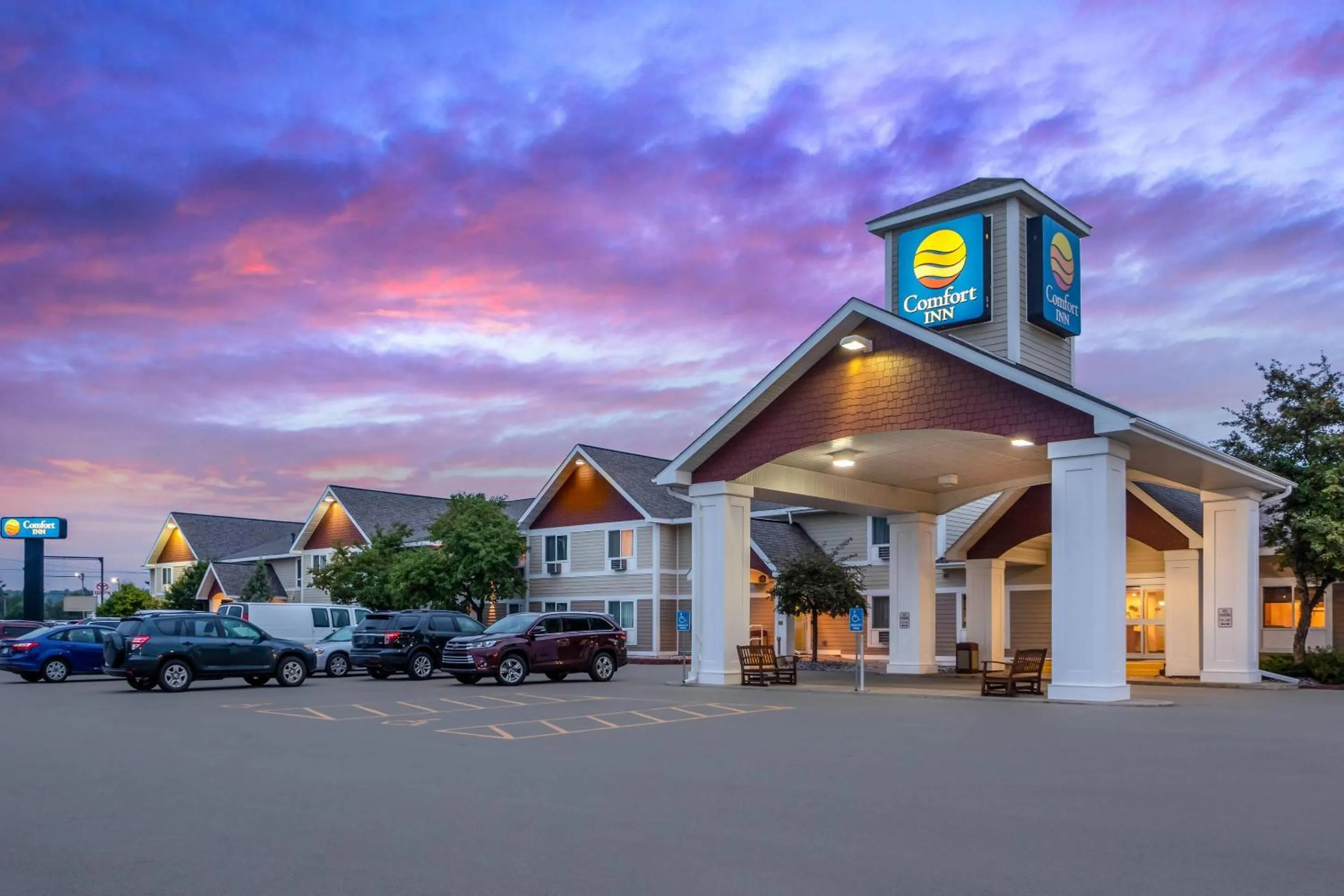 Property building in Comfort Inn Iron Mountain North