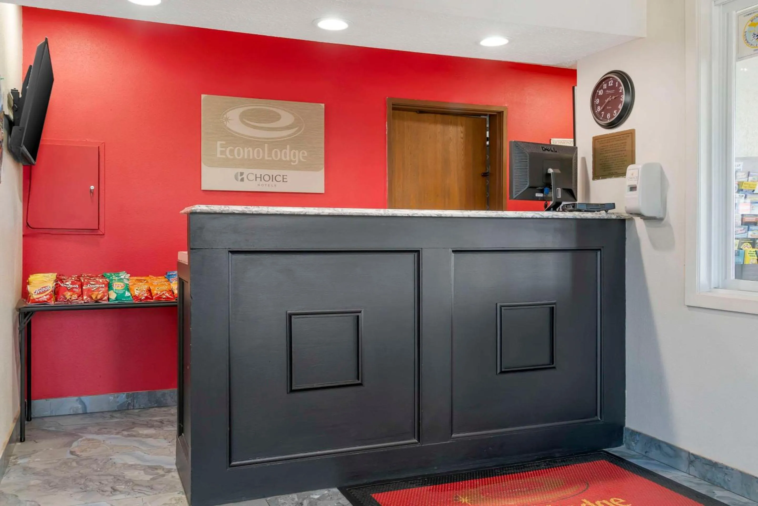 Lobby or reception in Econo Lodge Traverse City South