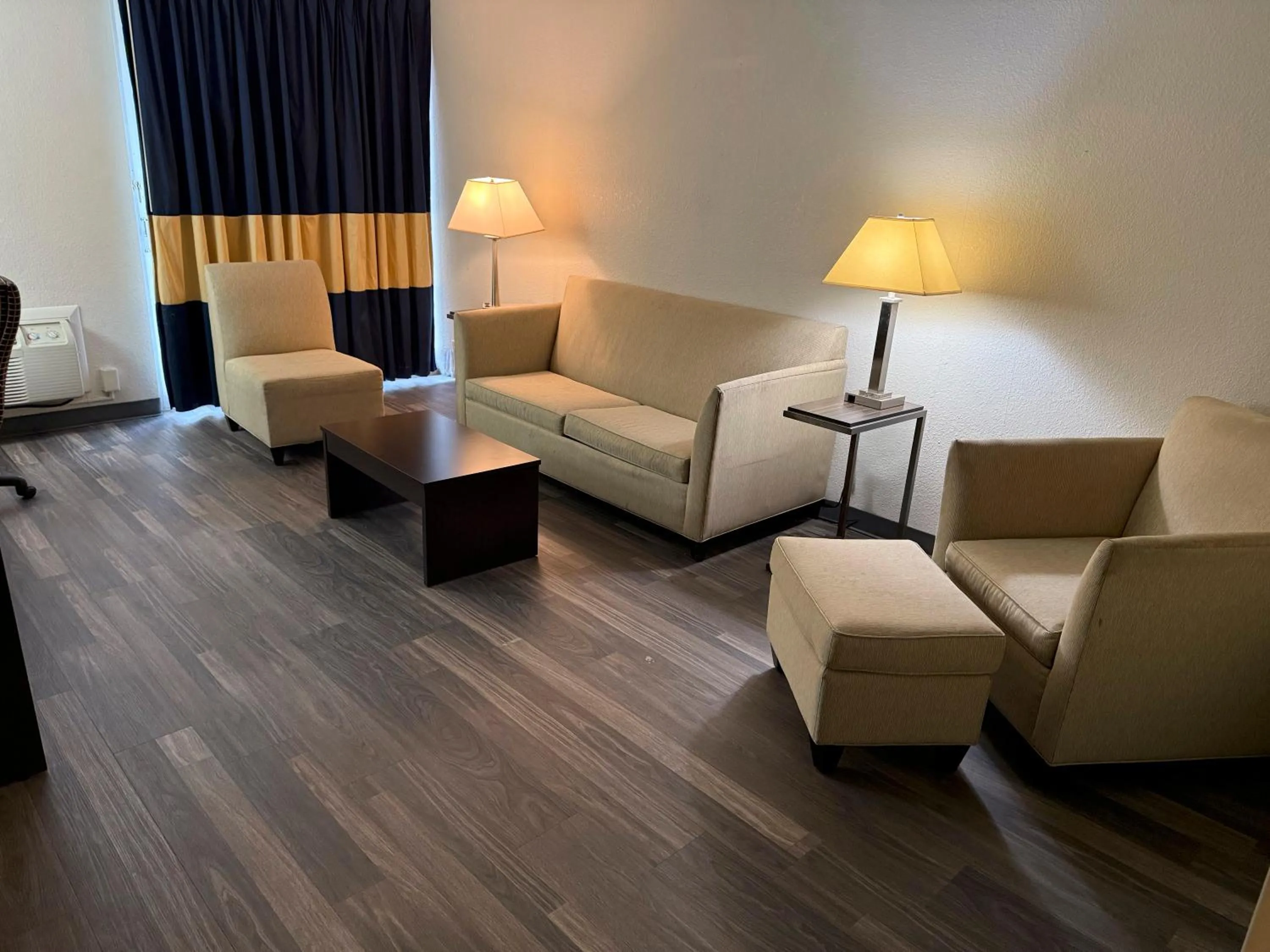 Living room in Quality Inn & Suites Banquet Center