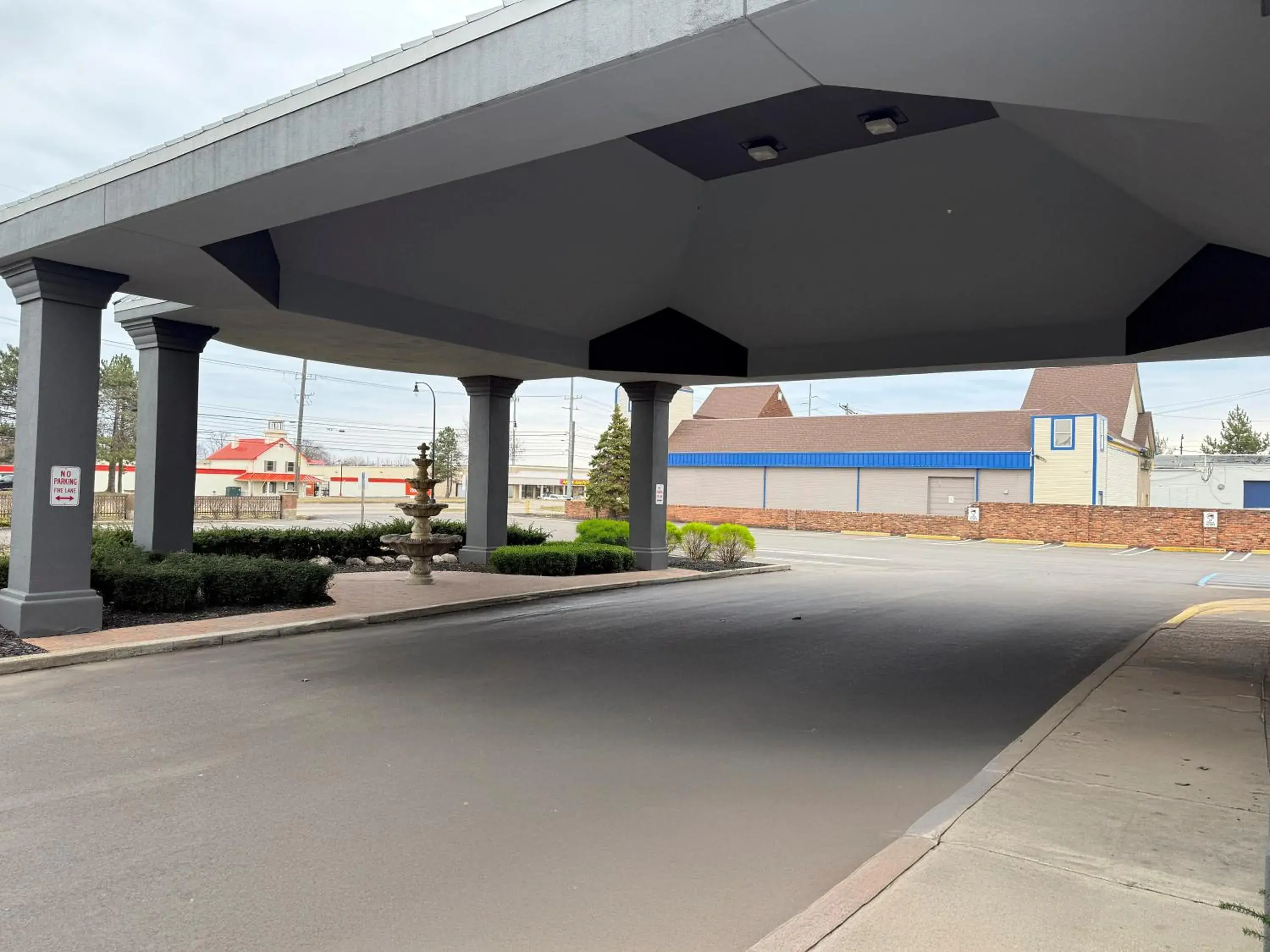 Property building in Quality Inn & Suites Banquet Center Property building in Quality Inn & Suites Banquet Center