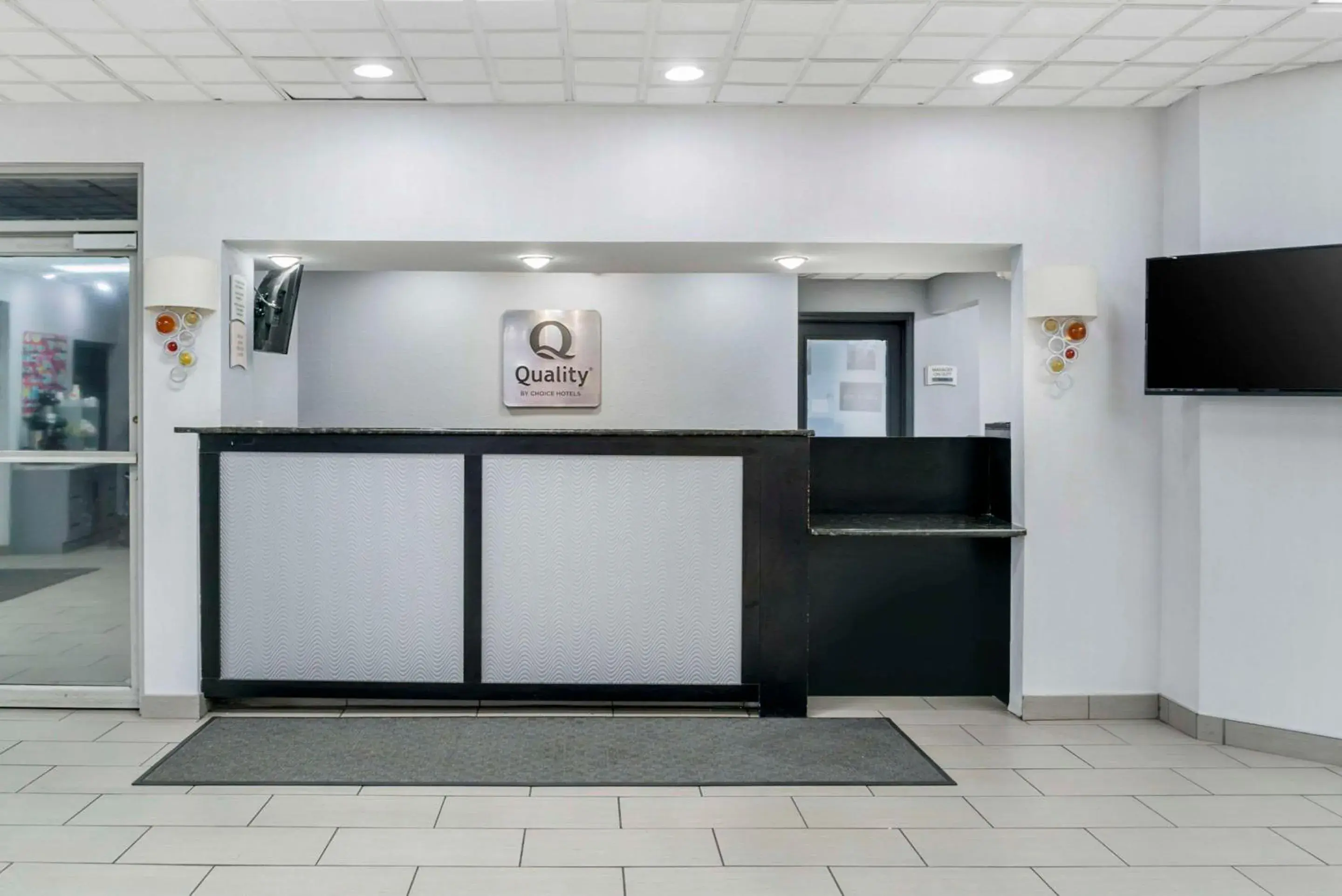 Lobby or reception in Quality Inn & Suites Banquet Center Lobby or reception in Quality Inn & Suites Banquet Center