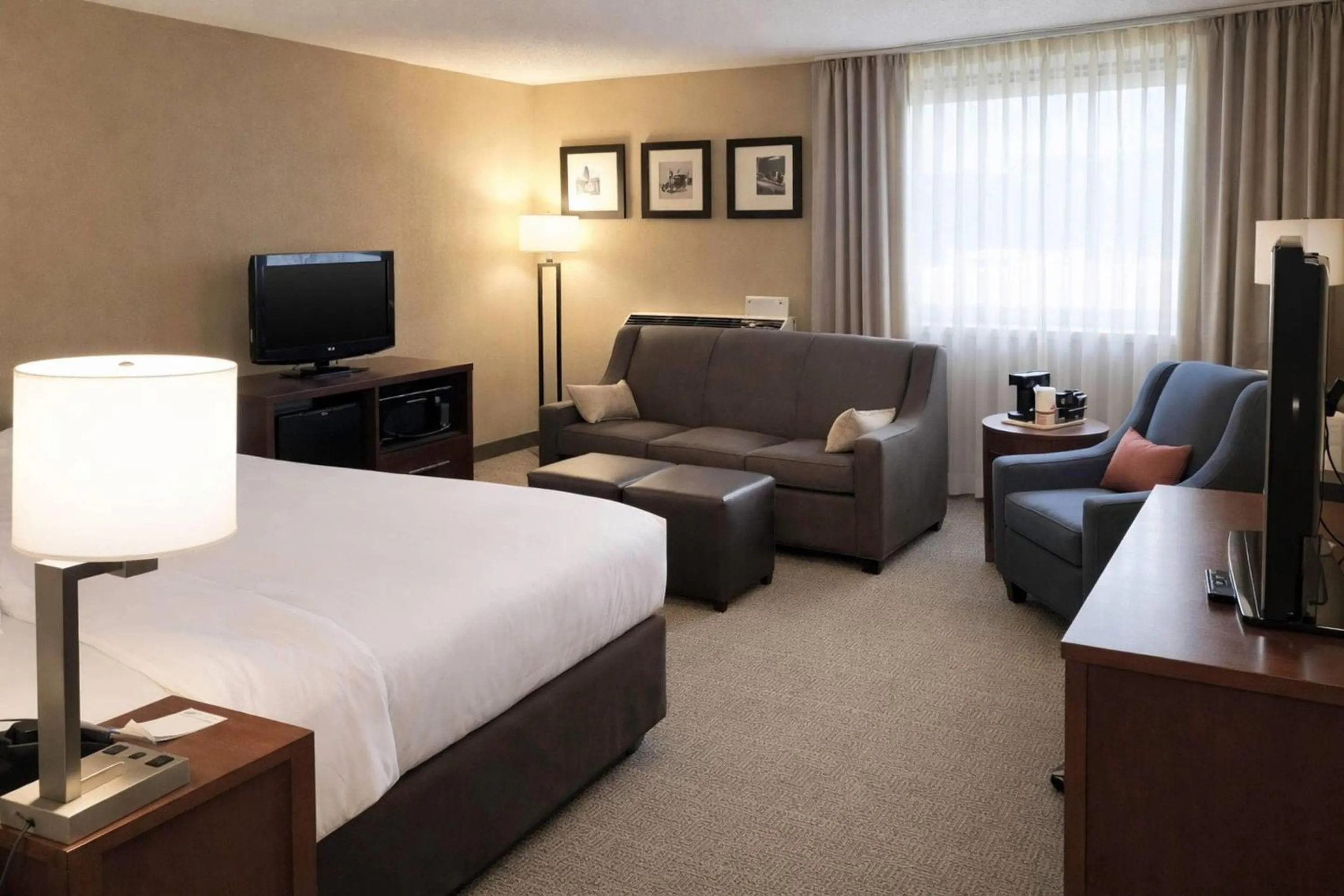 Bedroom, Bed in Comfort Inn Farmington Hills - Novi-Royal oaks-Southfield-Detroit Northwest