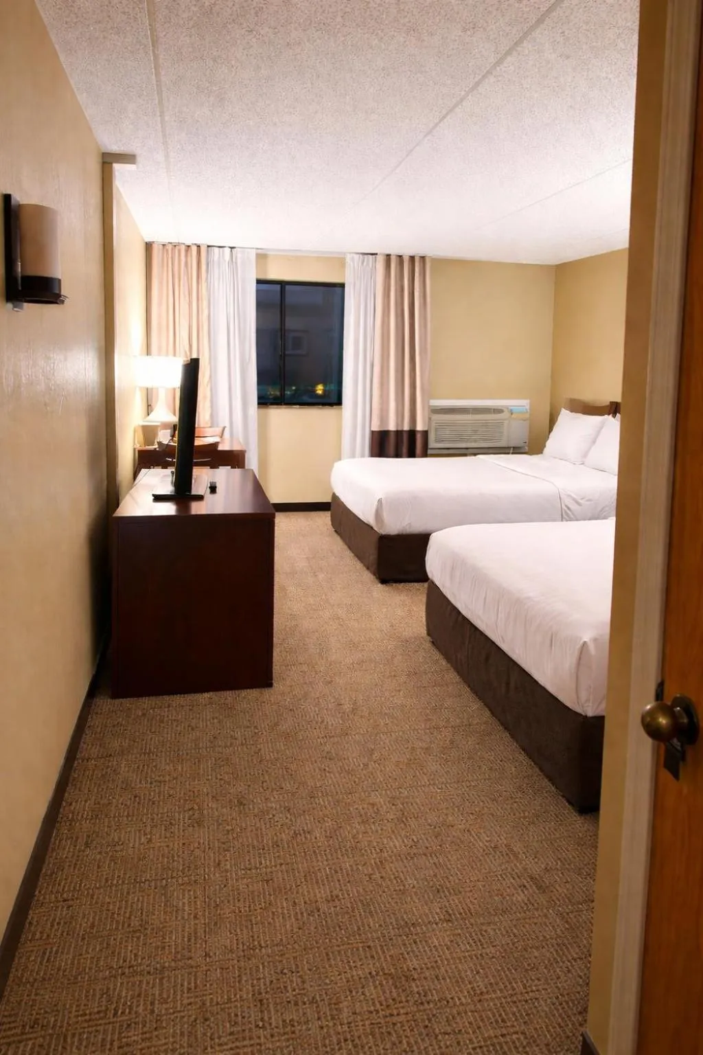Bedroom, Bed in Comfort Inn Farmington Hills - Novi-Royal oaks-Southfield-Detroit Northwest