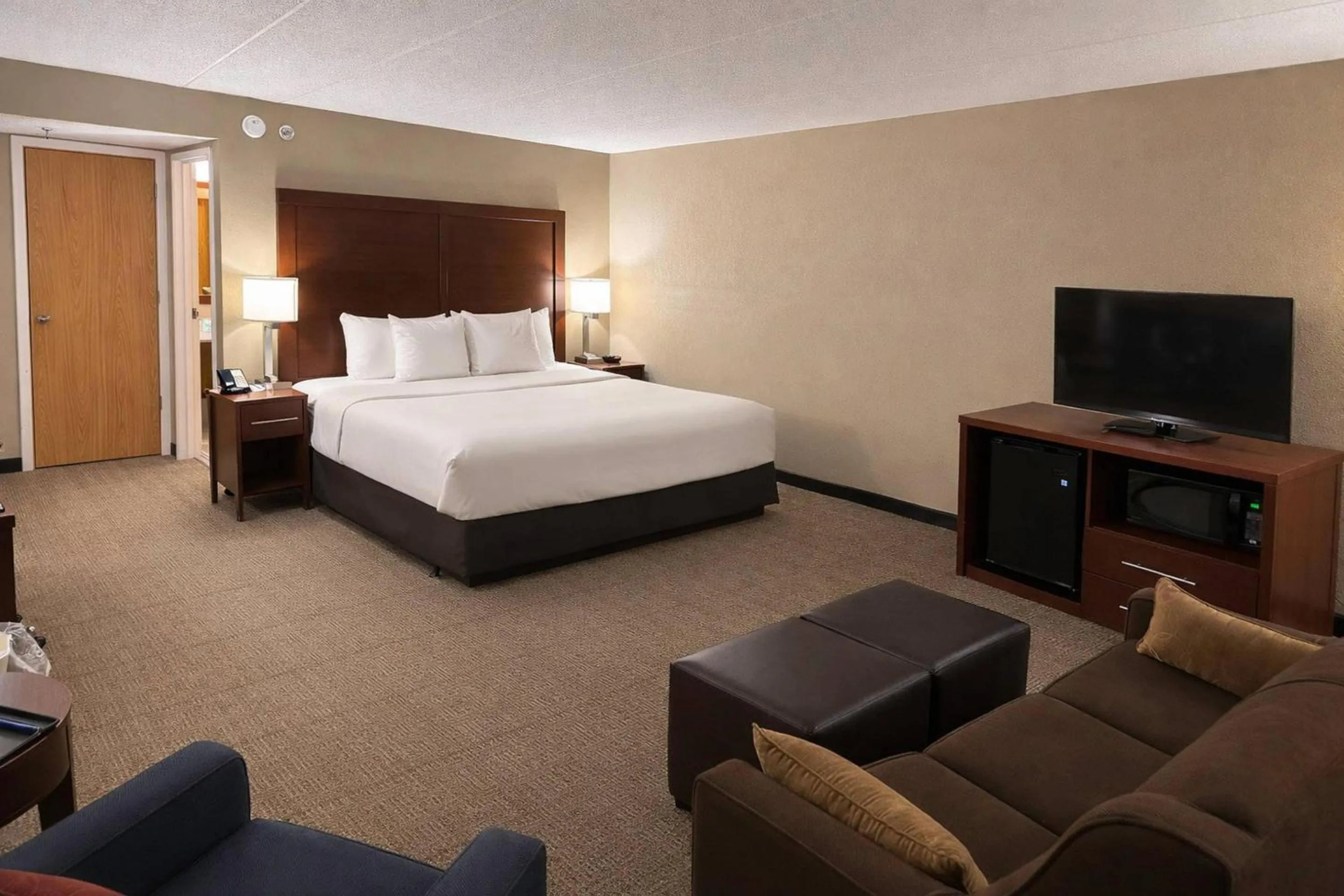 Bedroom, Bed in Comfort Inn Farmington Hills - Novi-Royal oaks-Southfield-Detroit Northwest