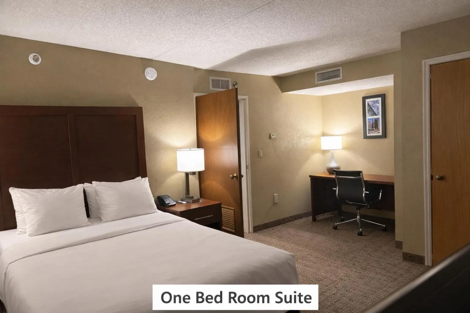 Bedroom, Bed in Comfort Inn Farmington Hills - Novi-Royal oaks-Southfield-Detroit Northwest
