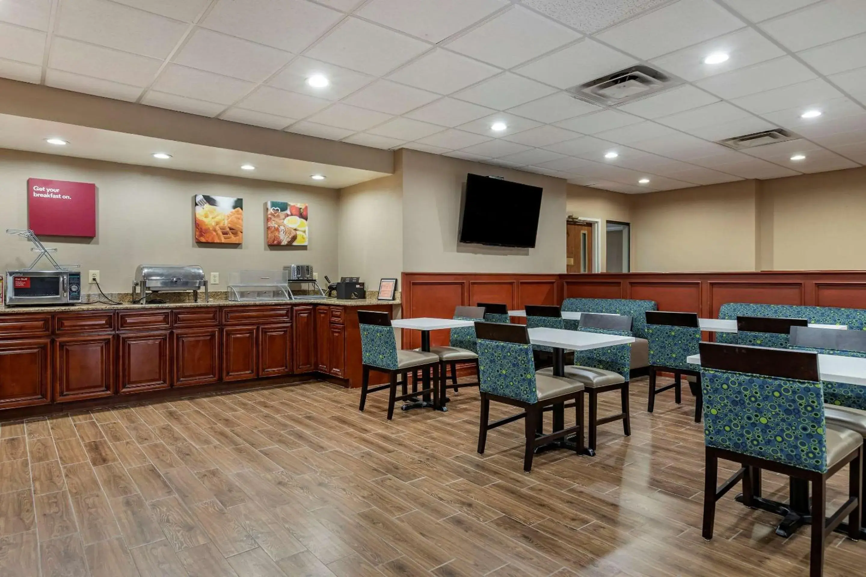 Breakfast in Comfort Suites Auburn Hills-Detroit