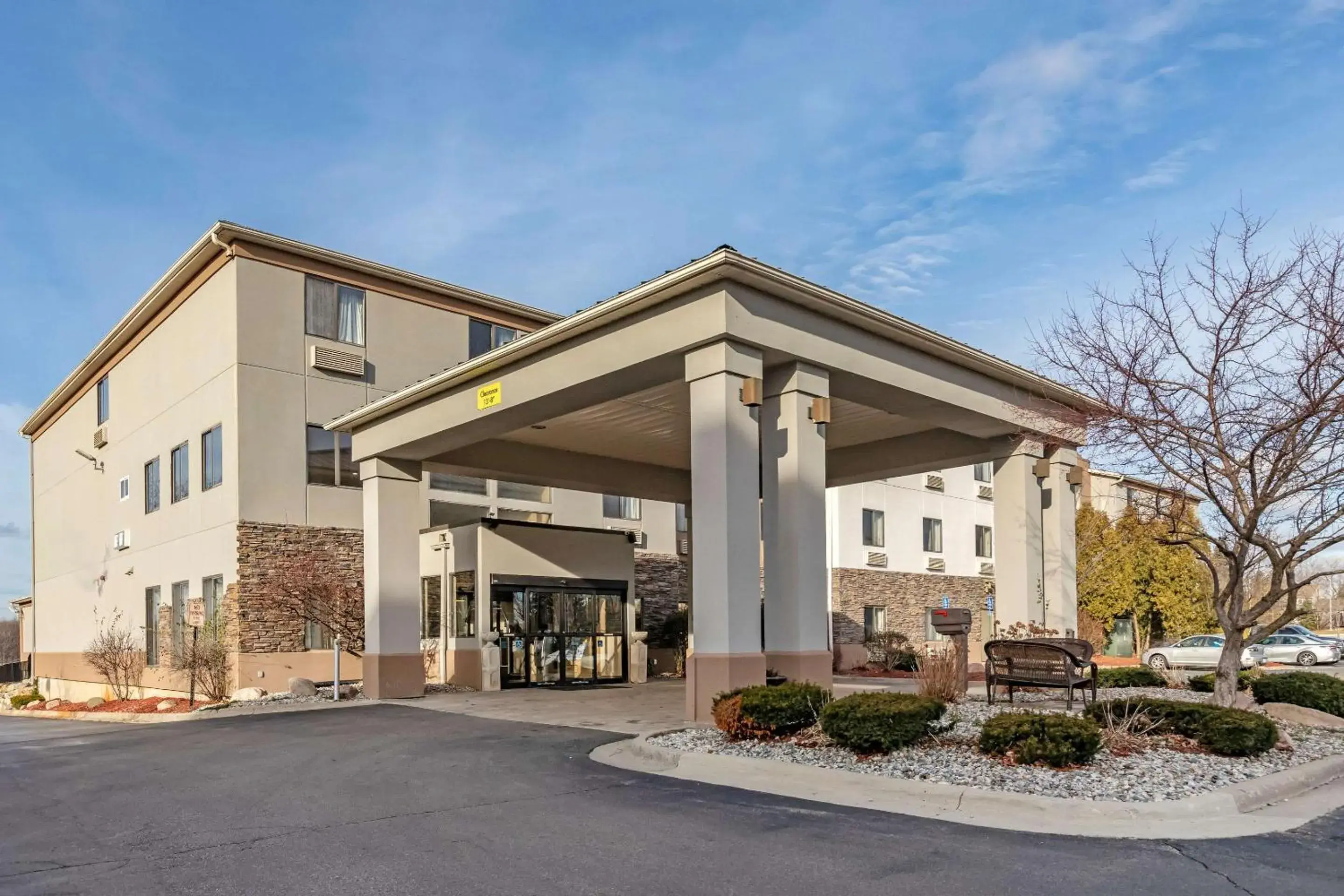 Property Building in Comfort Suites Auburn Hills-Detroit