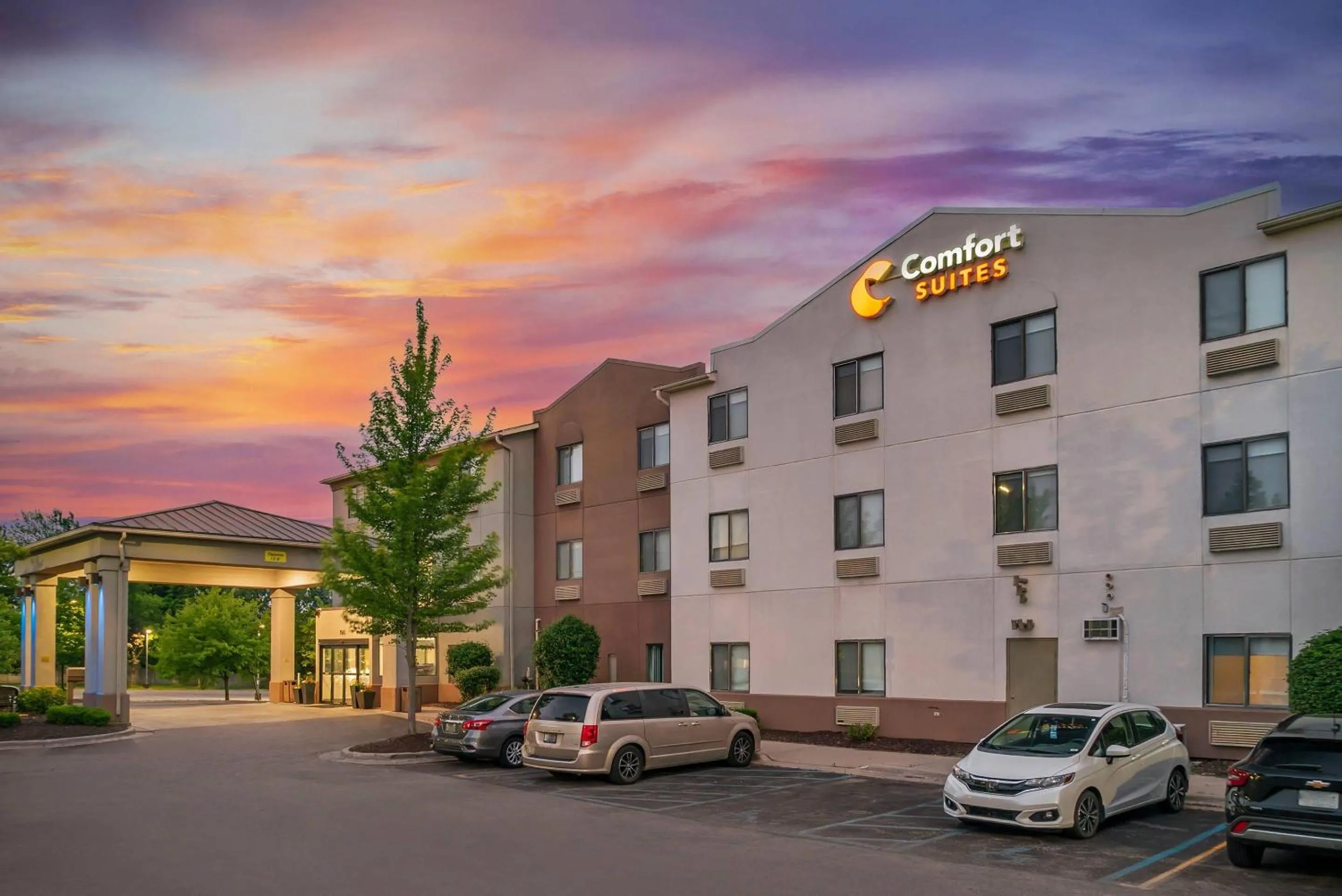 Property building in Comfort Suites Auburn Hills-Detroit