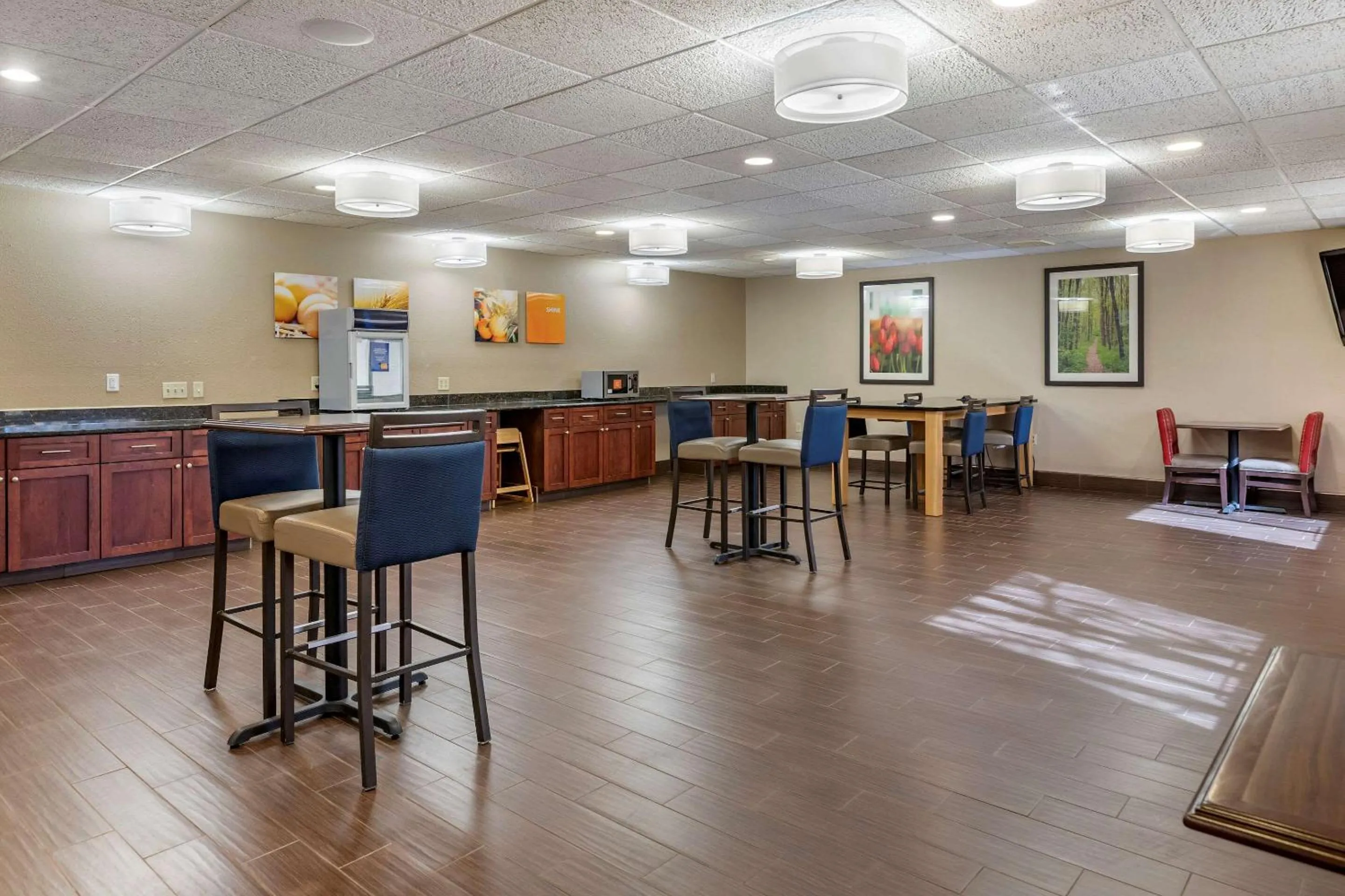 Restaurant/places to eat in Comfort Inn & Suites Paw Paw