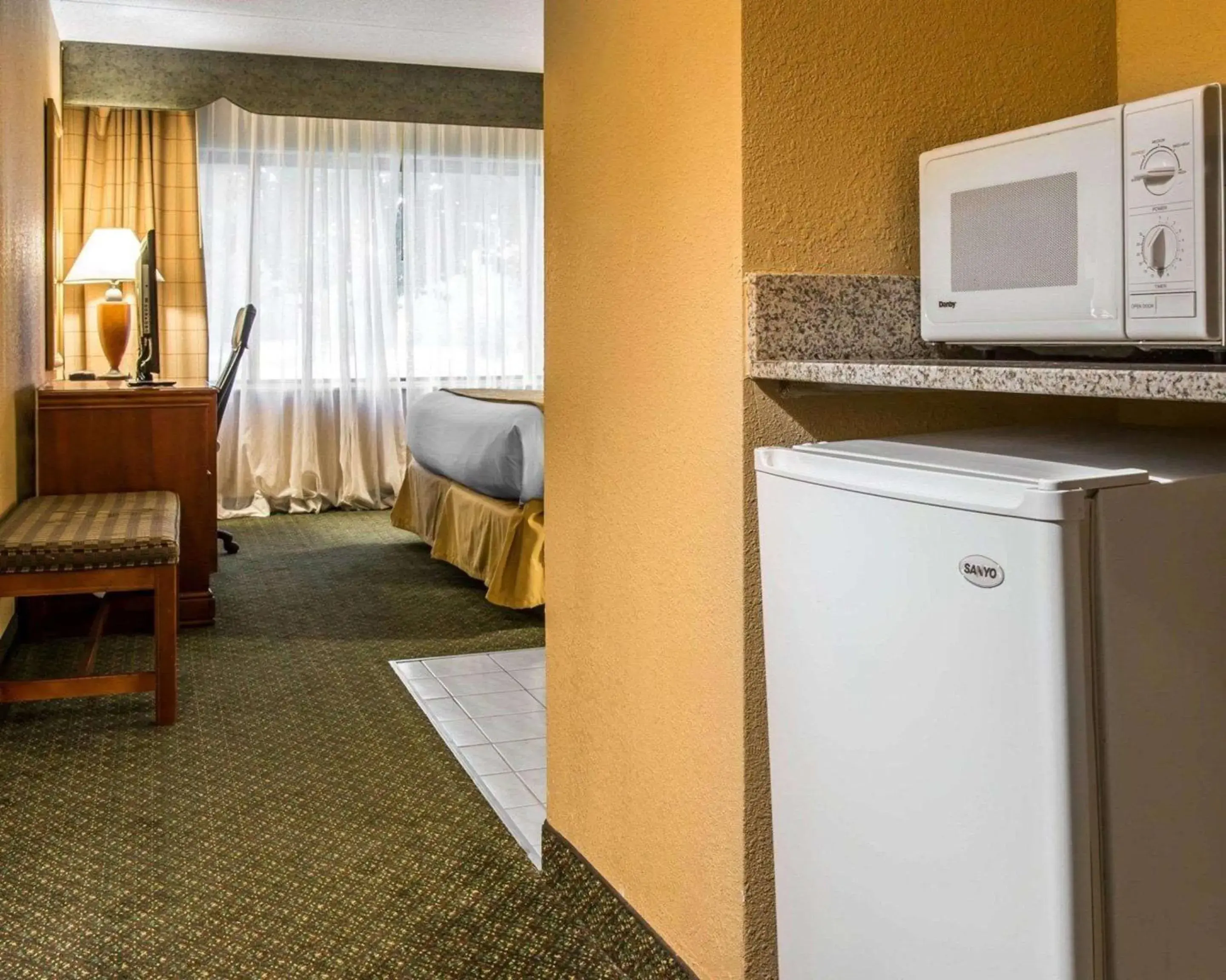 Photo of the whole room, Bed in Quality Inn Photo of the whole room, Bed in Quality Inn