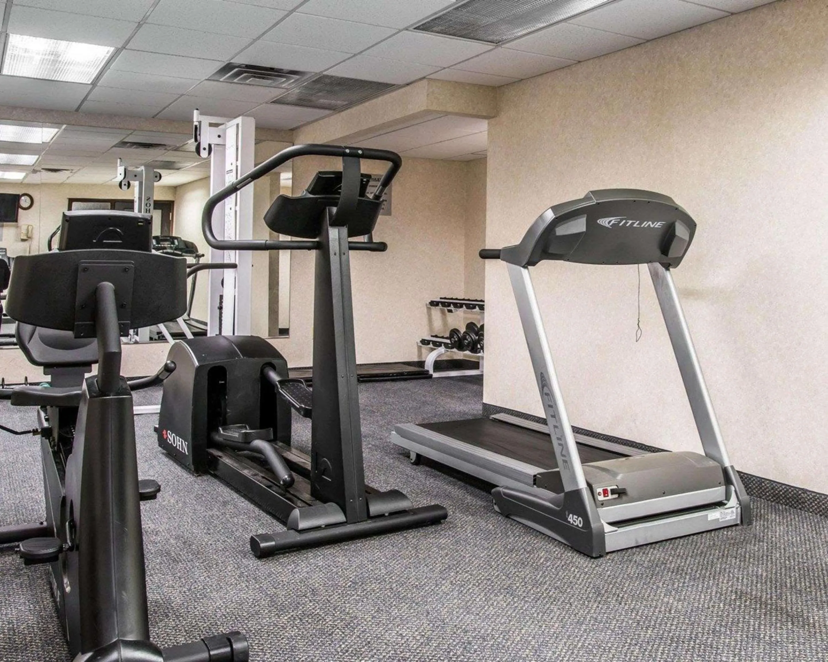 Fitness centre/facilities in Quality Inn