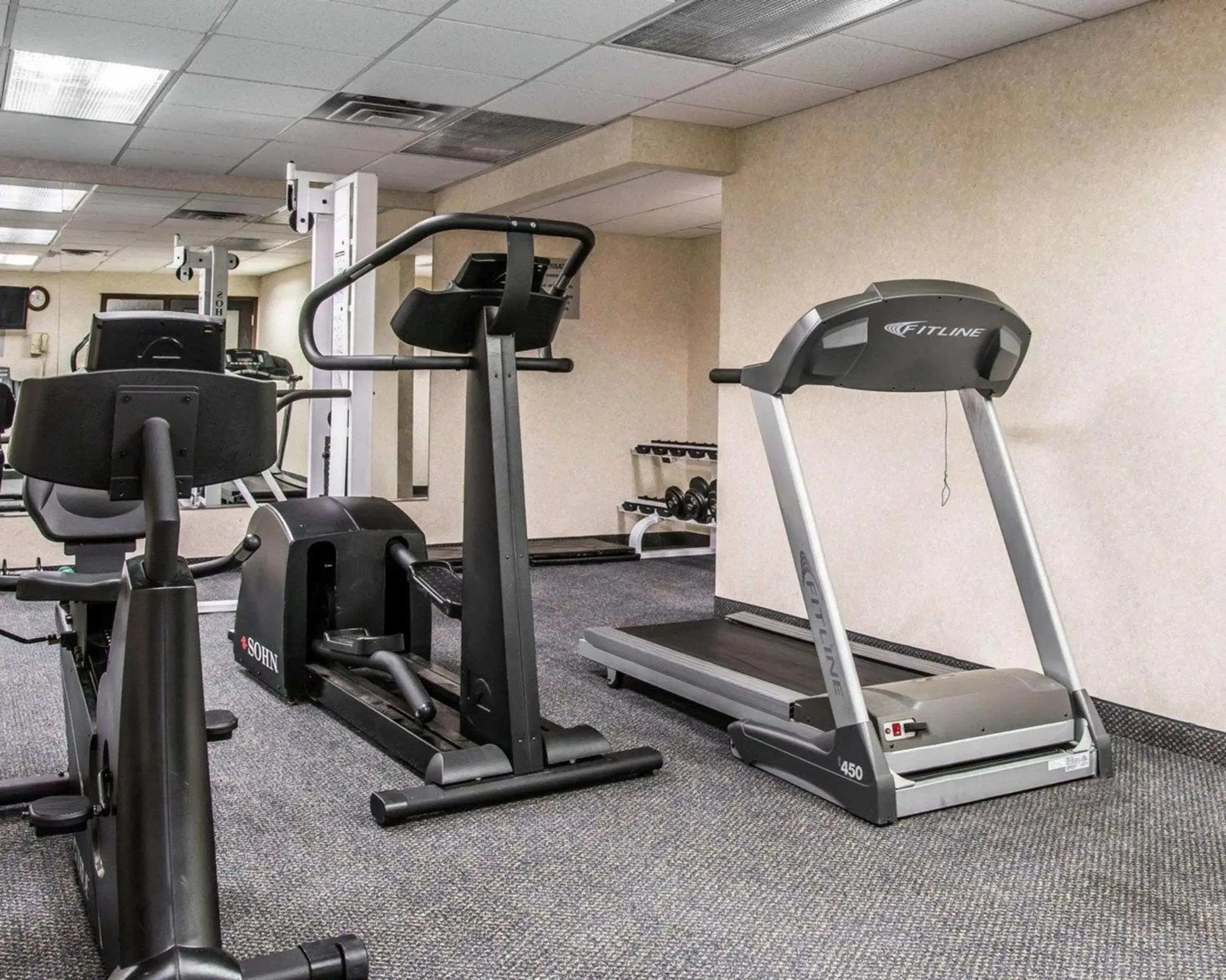 Fitness centre/facilities in Quality Inn Fitness centre/facilities in Quality Inn
