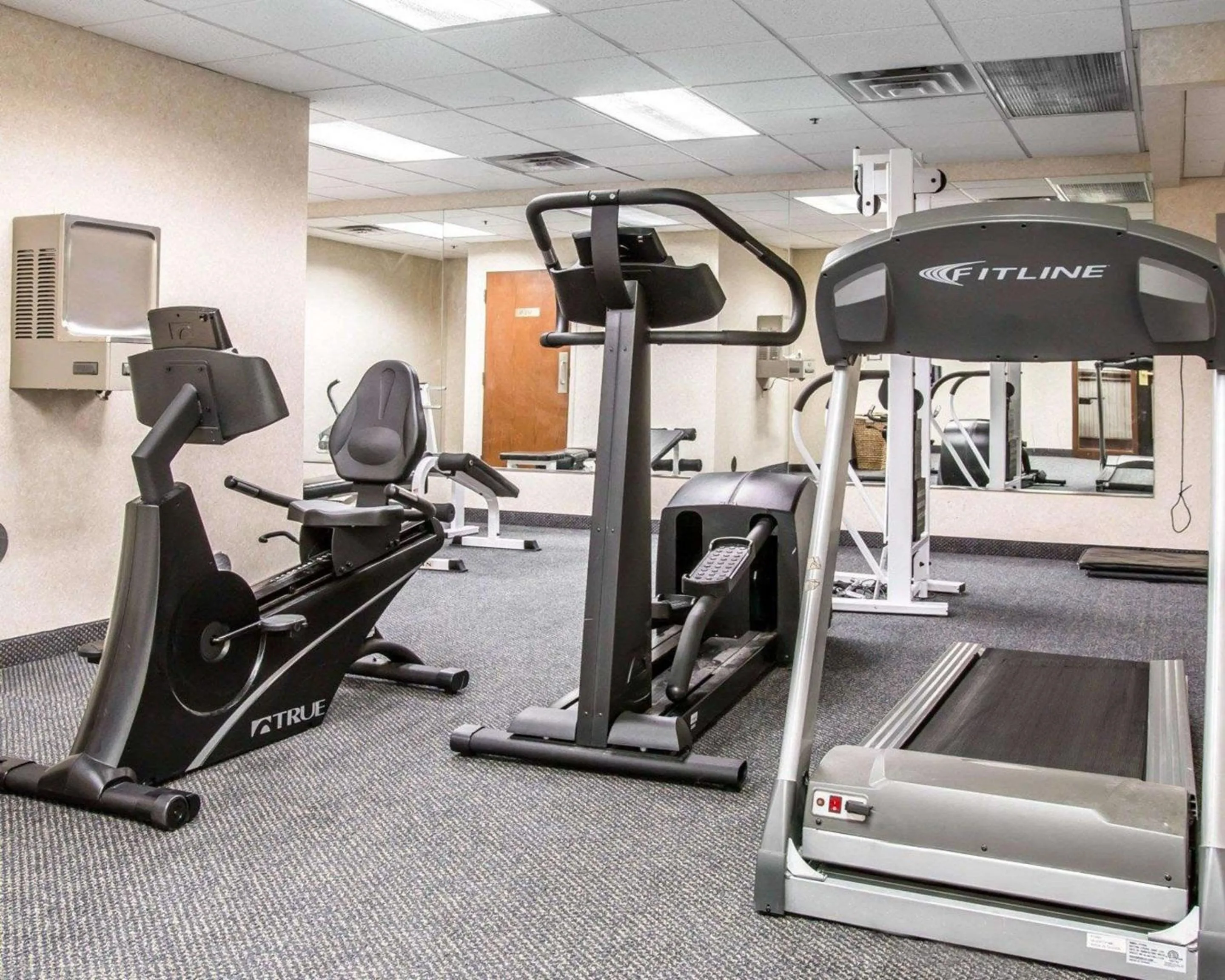 Fitness centre/facilities in Quality Inn
