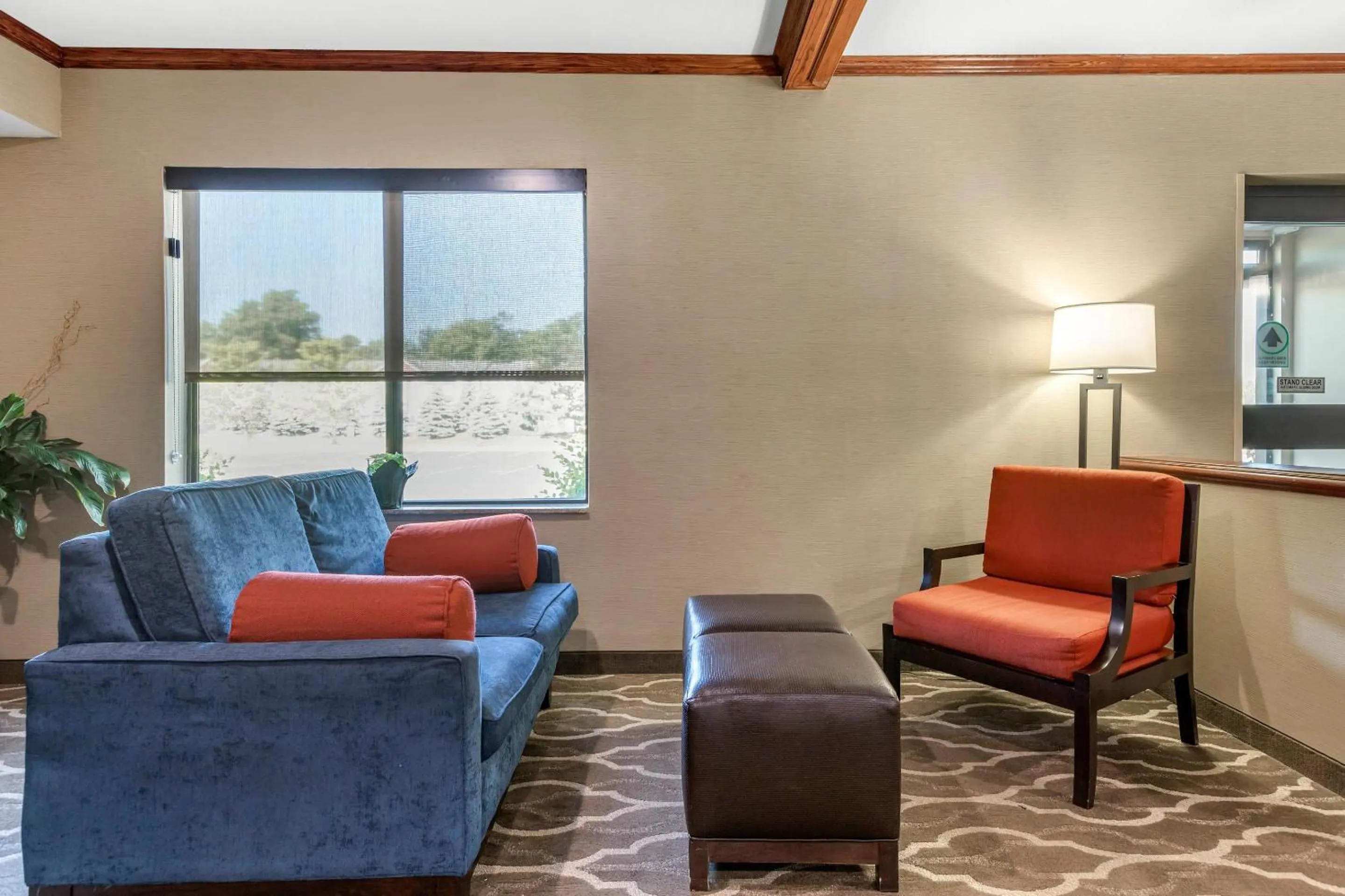 Lobby or reception in Comfort Suites Grandville - Grand Rapids SW