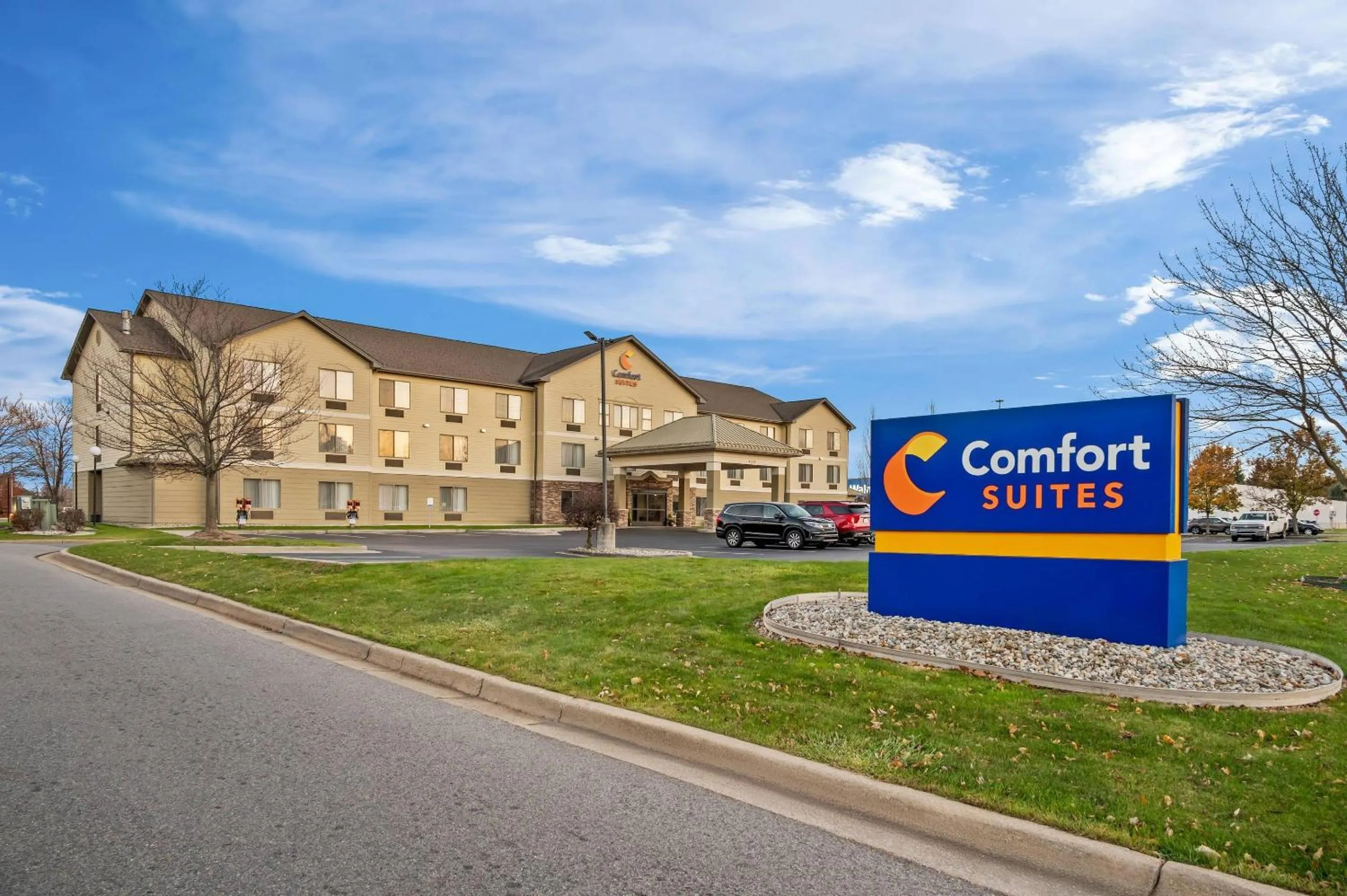 Property building in Comfort Suites Grandville - Grand Rapids SW