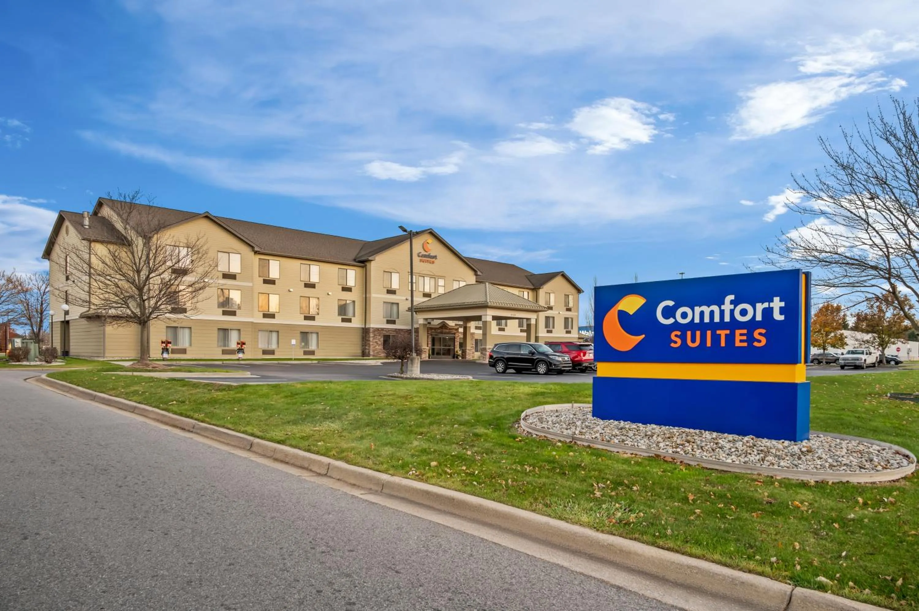 Property building in Comfort Suites Grandville - Grand Rapids SW