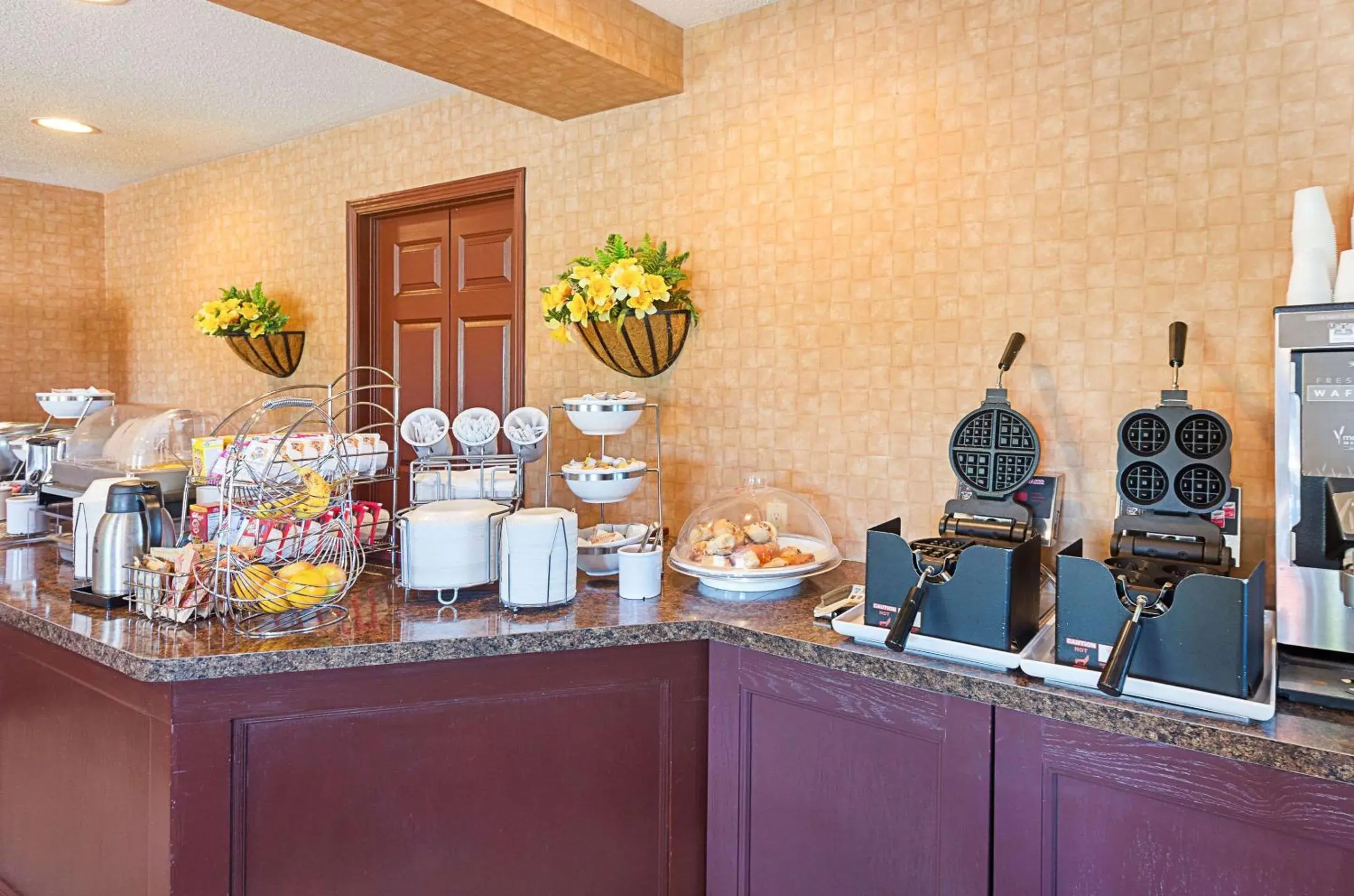 Restaurant/places to eat in Sleep Inn & Suites Bay View Acme - Traverse City Restaurant/places to eat in Sleep Inn & Suites Bay View Acme - Traverse City