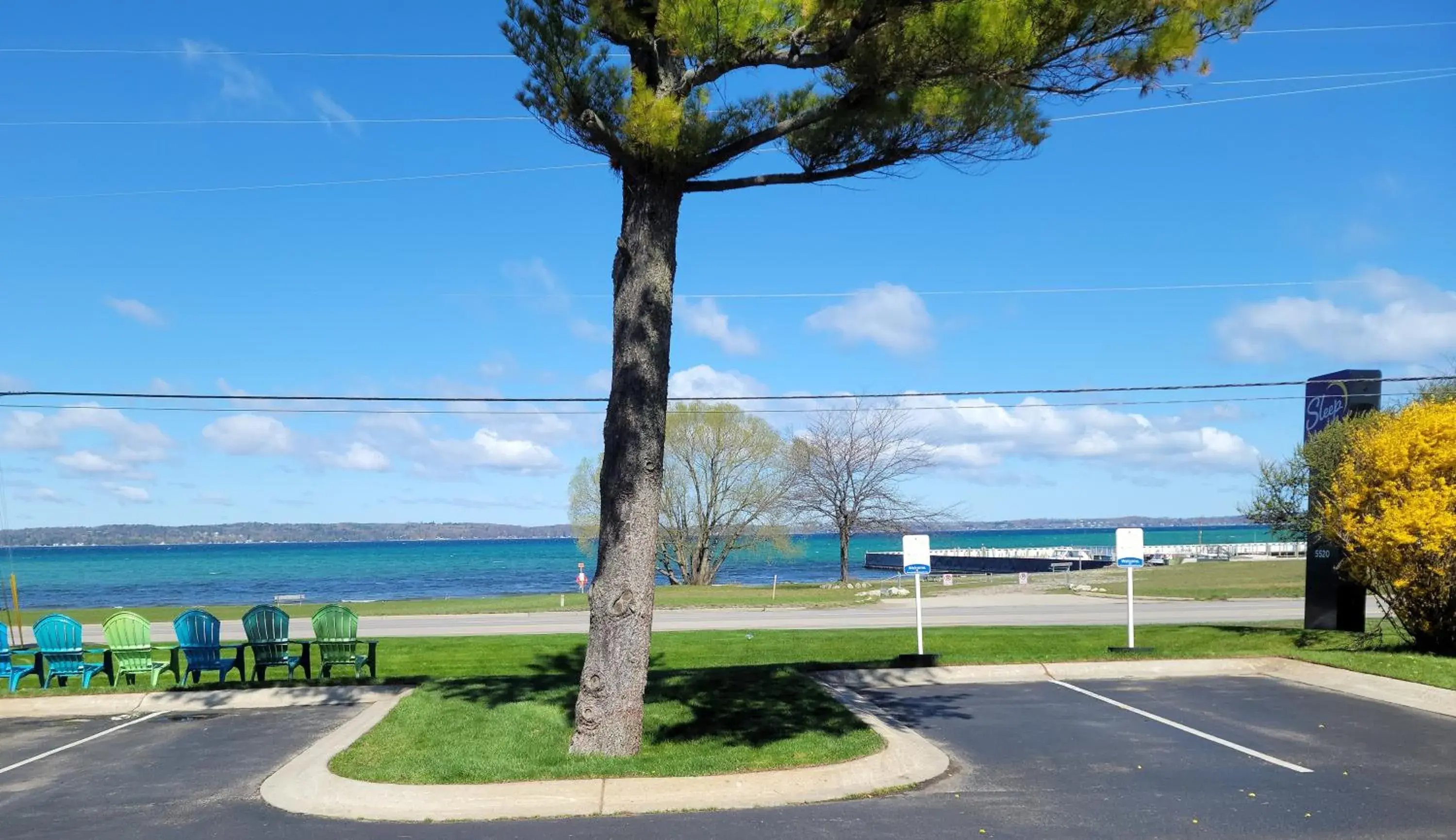 Property building in Sleep Inn & Suites Bay View Acme - Traverse City Property building in Sleep Inn & Suites Bay View Acme - Traverse City