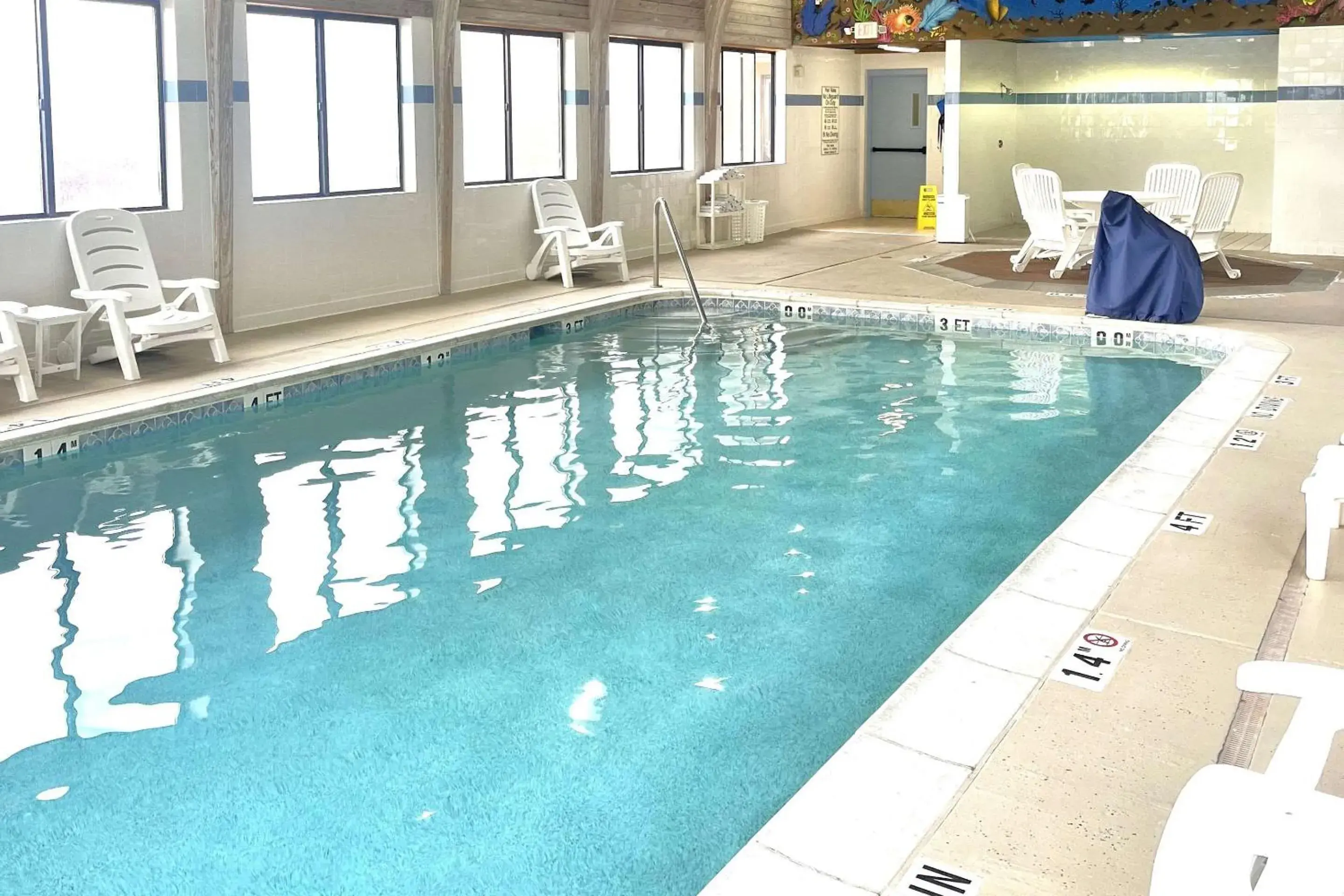 Swimming pool in Comfort Inn & Suites Jackson North Swimming pool in Comfort Inn & Suites Jackson North
