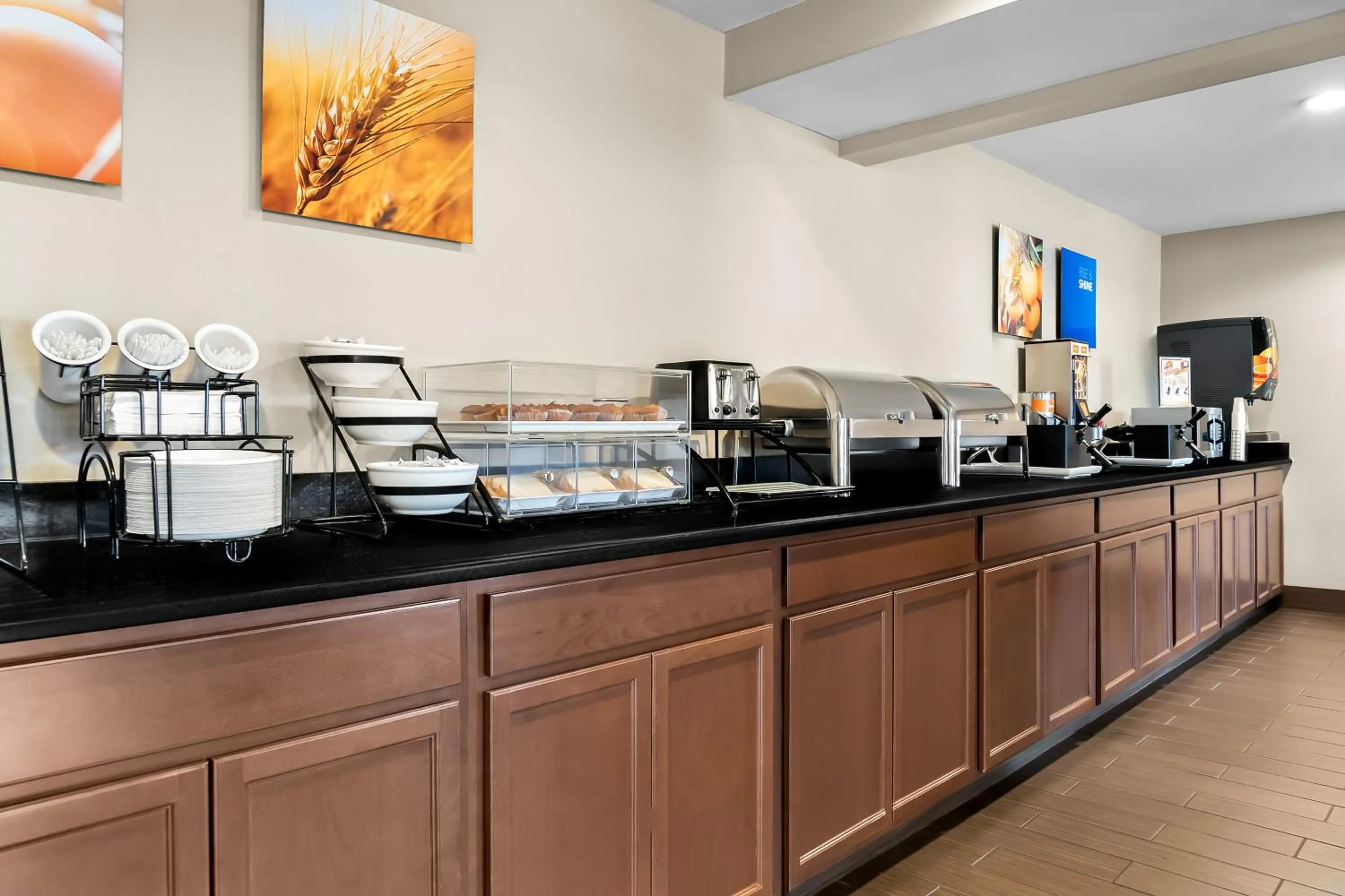 Food in Comfort Inn & Suites