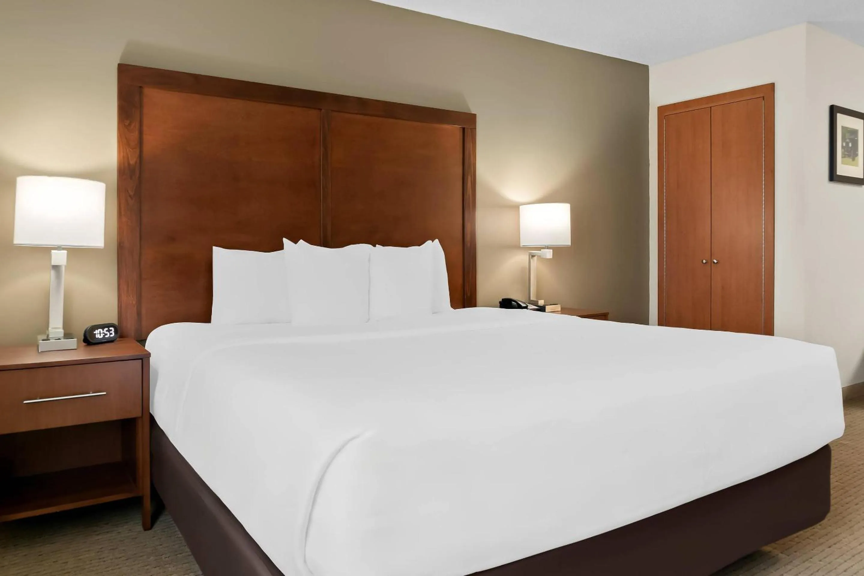 Bedroom, Bed in Comfort Inn & Suites