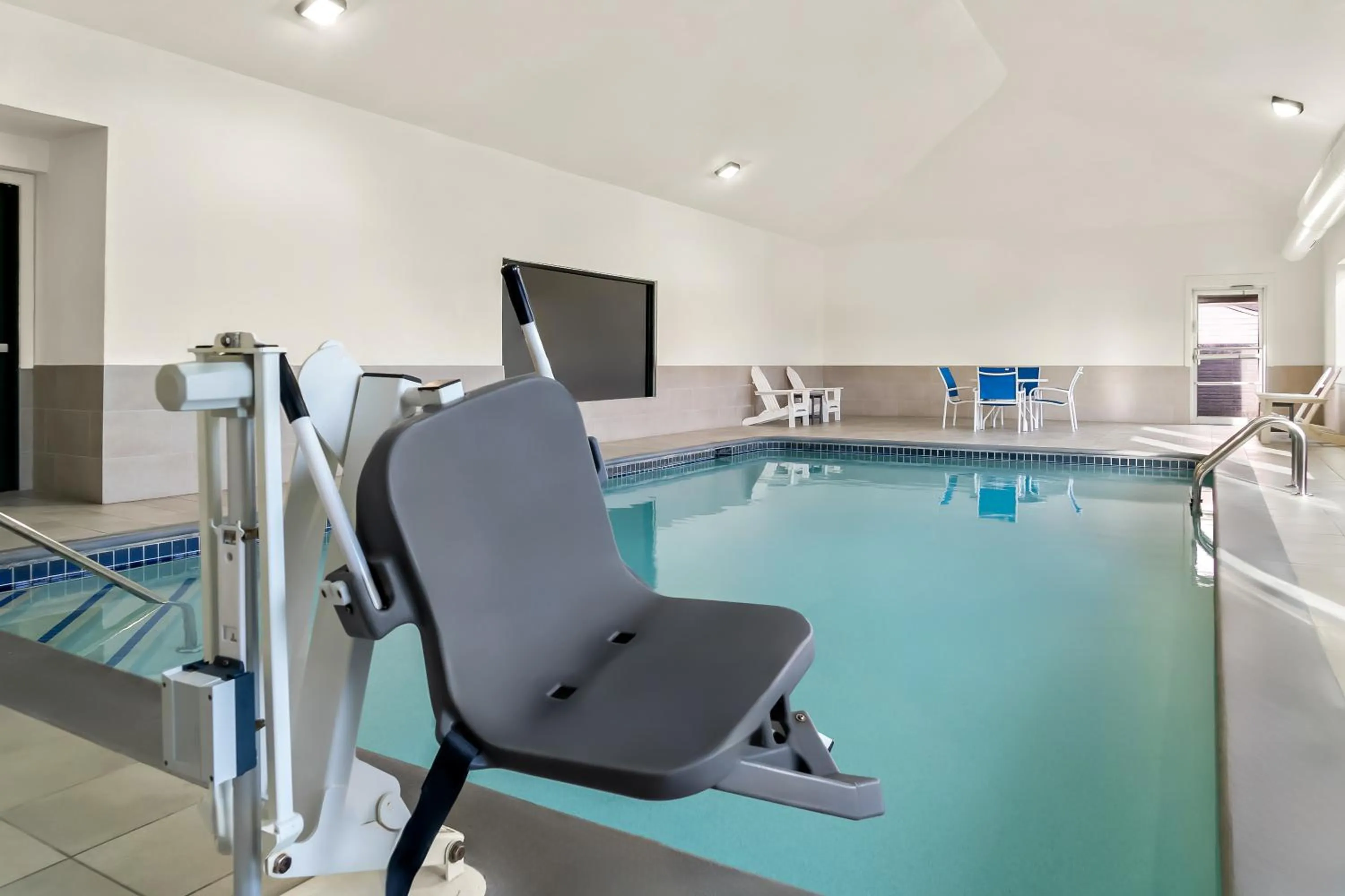 Pool view in Comfort Inn & Suites