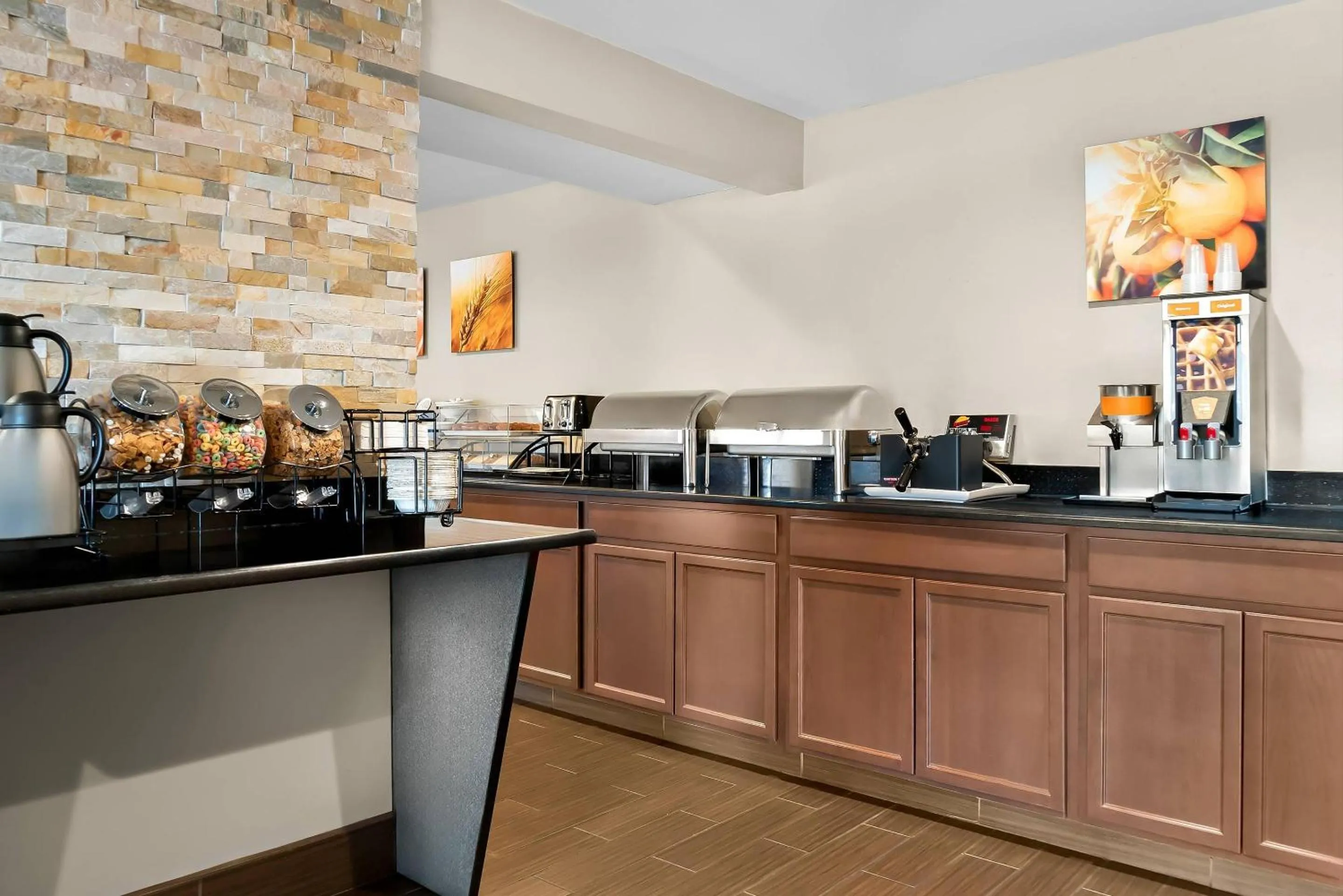 Breakfast in Comfort Inn & Suites