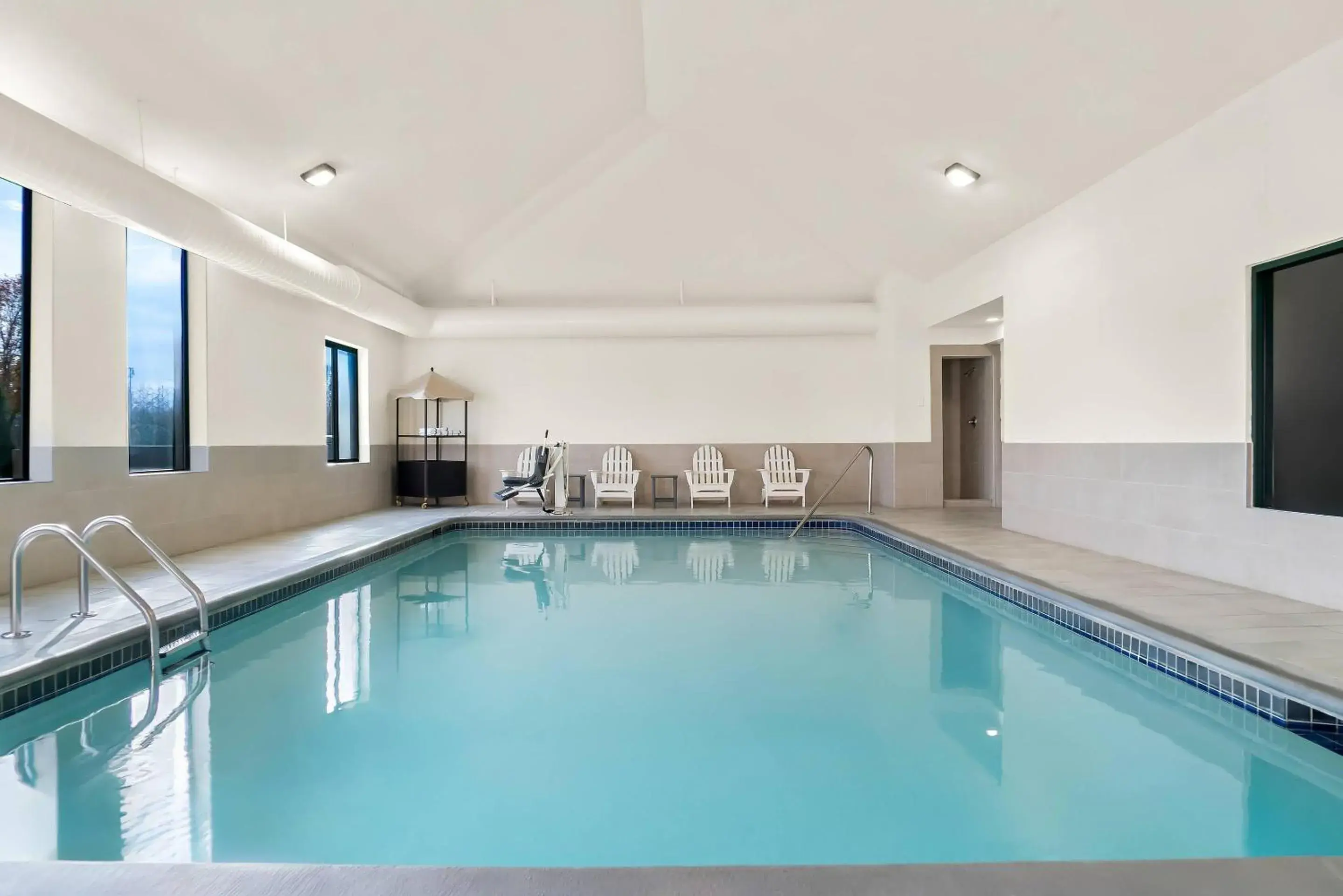 Swimming pool in Comfort Inn & Suites Swimming pool in Comfort Inn & Suites