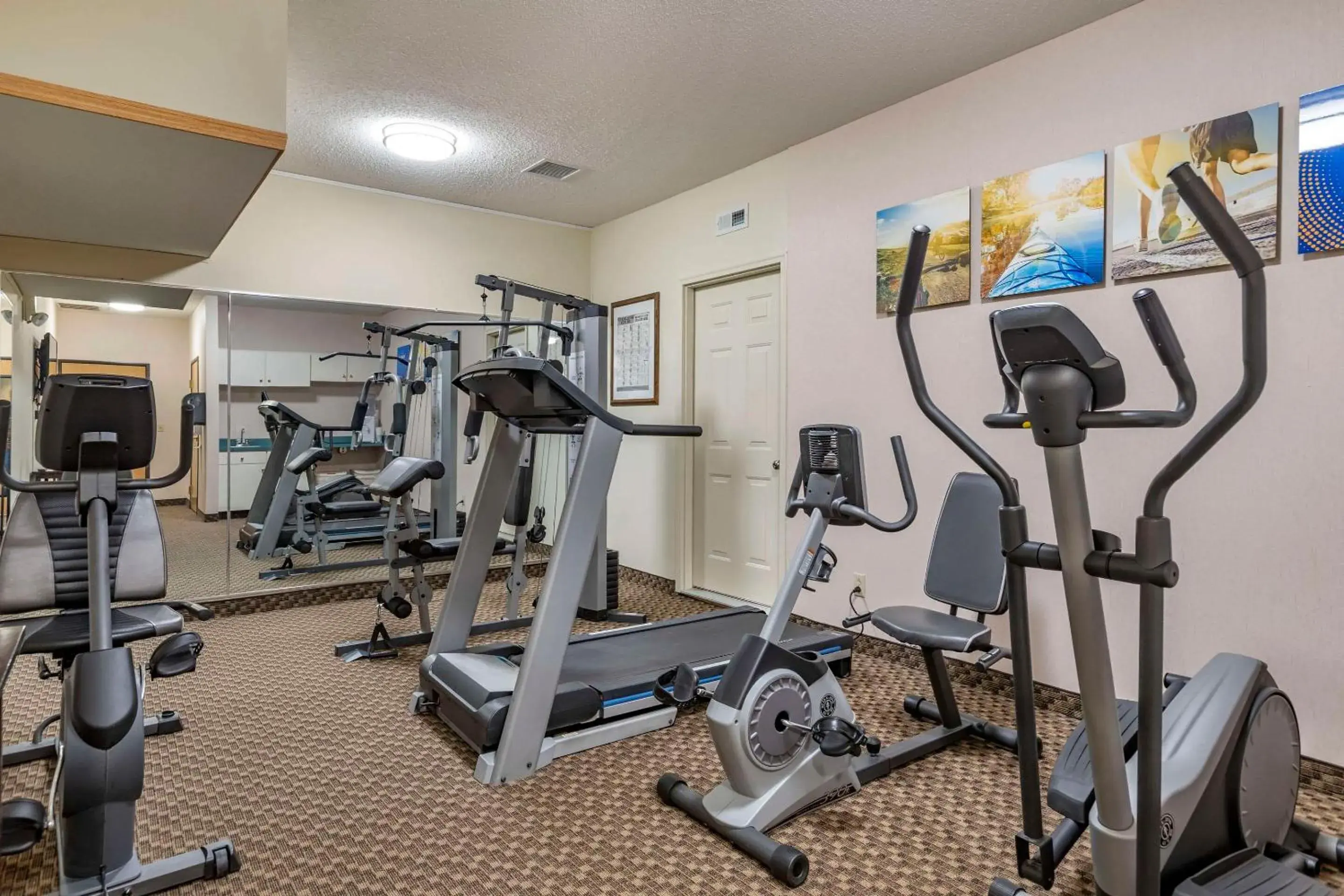 Fitness centre/facilities in Comfort Inn Charlotte Fitness centre/facilities in Comfort Inn Charlotte