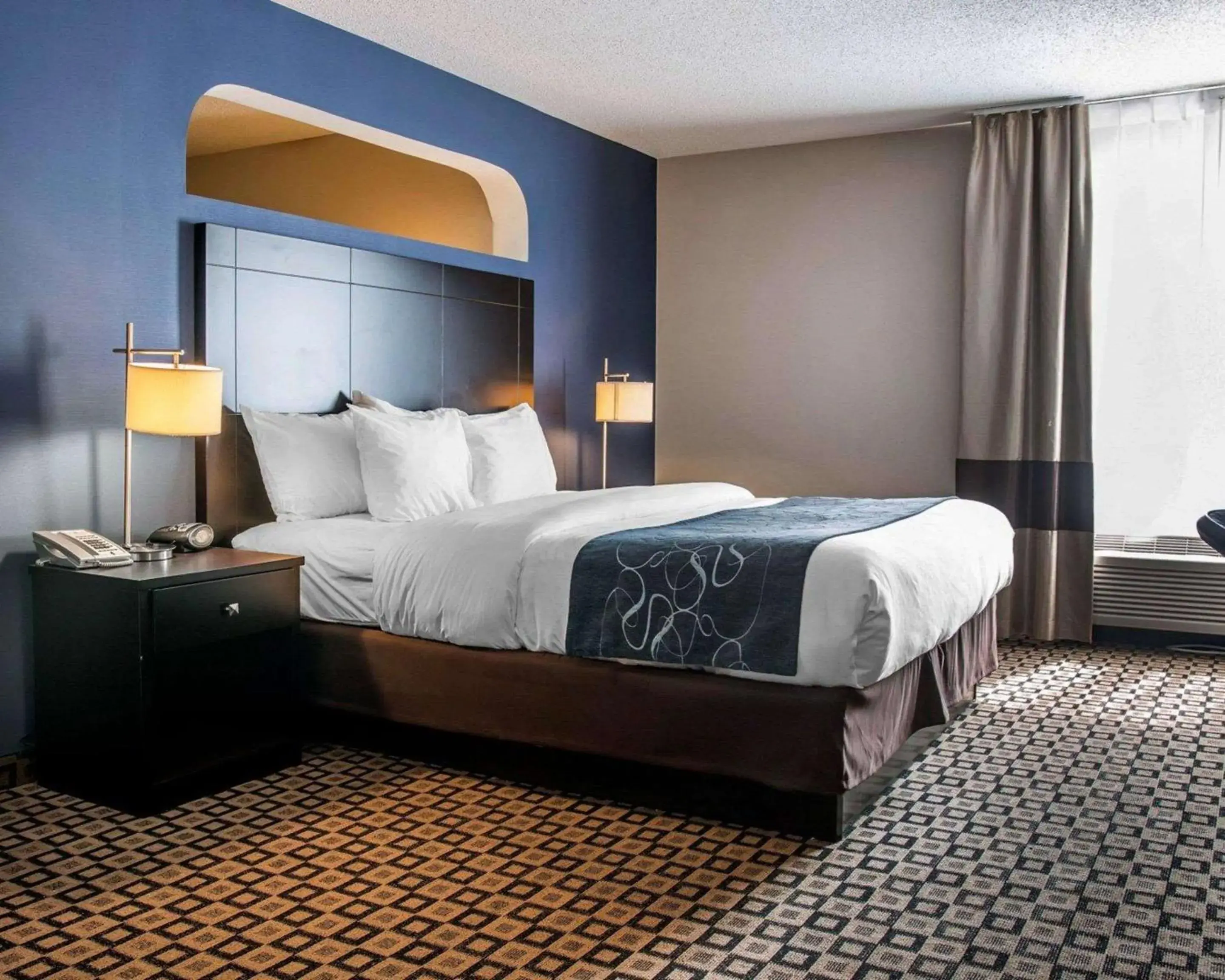 Photo of the whole room, Bed in Comfort Suites Benton Harbor - St Joseph Photo of the whole room, Bed in Comfort Suites Benton Harbor - St Joseph