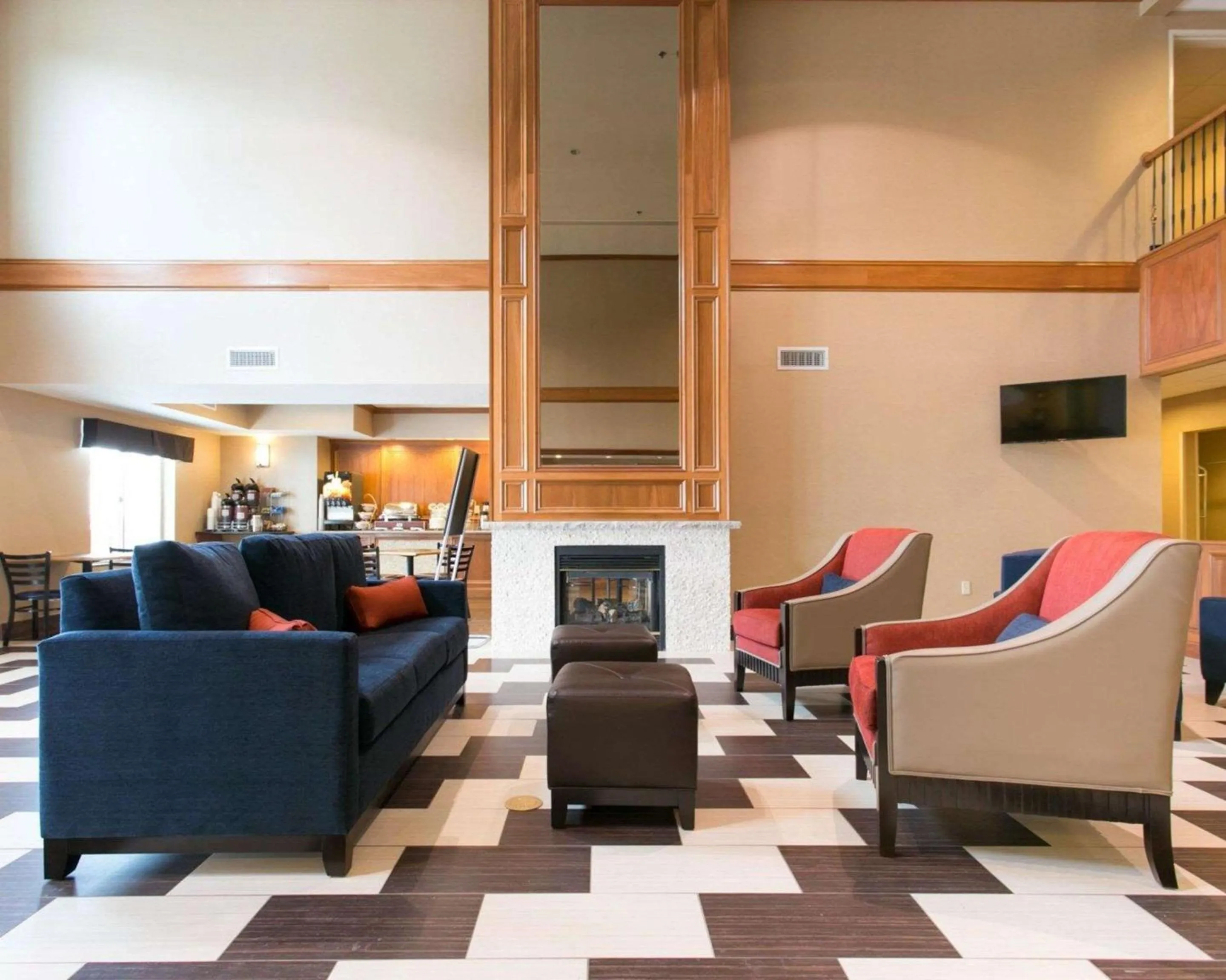 Lobby or reception in Comfort Suites Benton Harbor - St Joseph