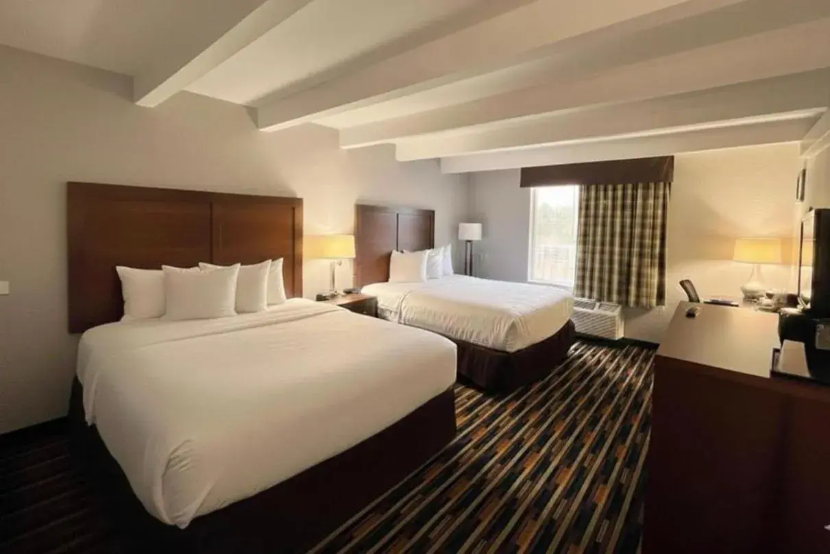 Double Room with Two Double Beds - Non-Smoking in Country Inn & Suites by Radisson, Battle Creek, MI Double Room with Two Double Beds - Non-Smoking in Country Inn & Suites by Radisson, Battle Creek, MI