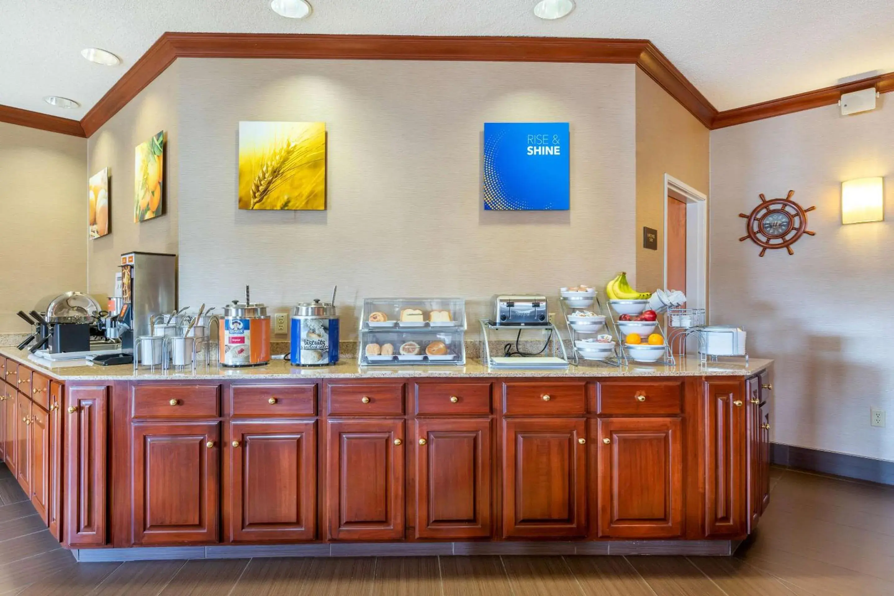 Restaurant/places to eat in Comfort Suites Stevensville - St Joseph Restaurant/places to eat in Comfort Suites Stevensville - St Joseph