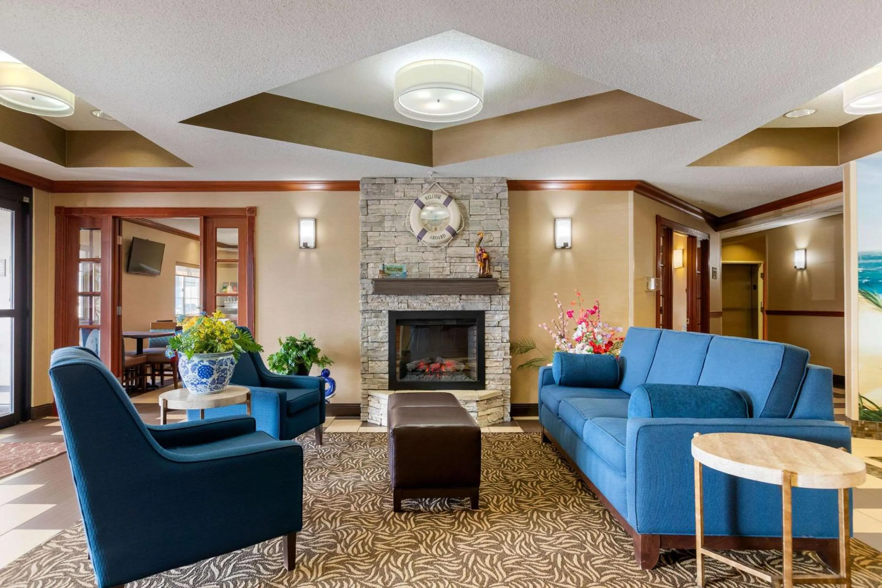Lobby or reception in Comfort Suites Stevensville - St Joseph